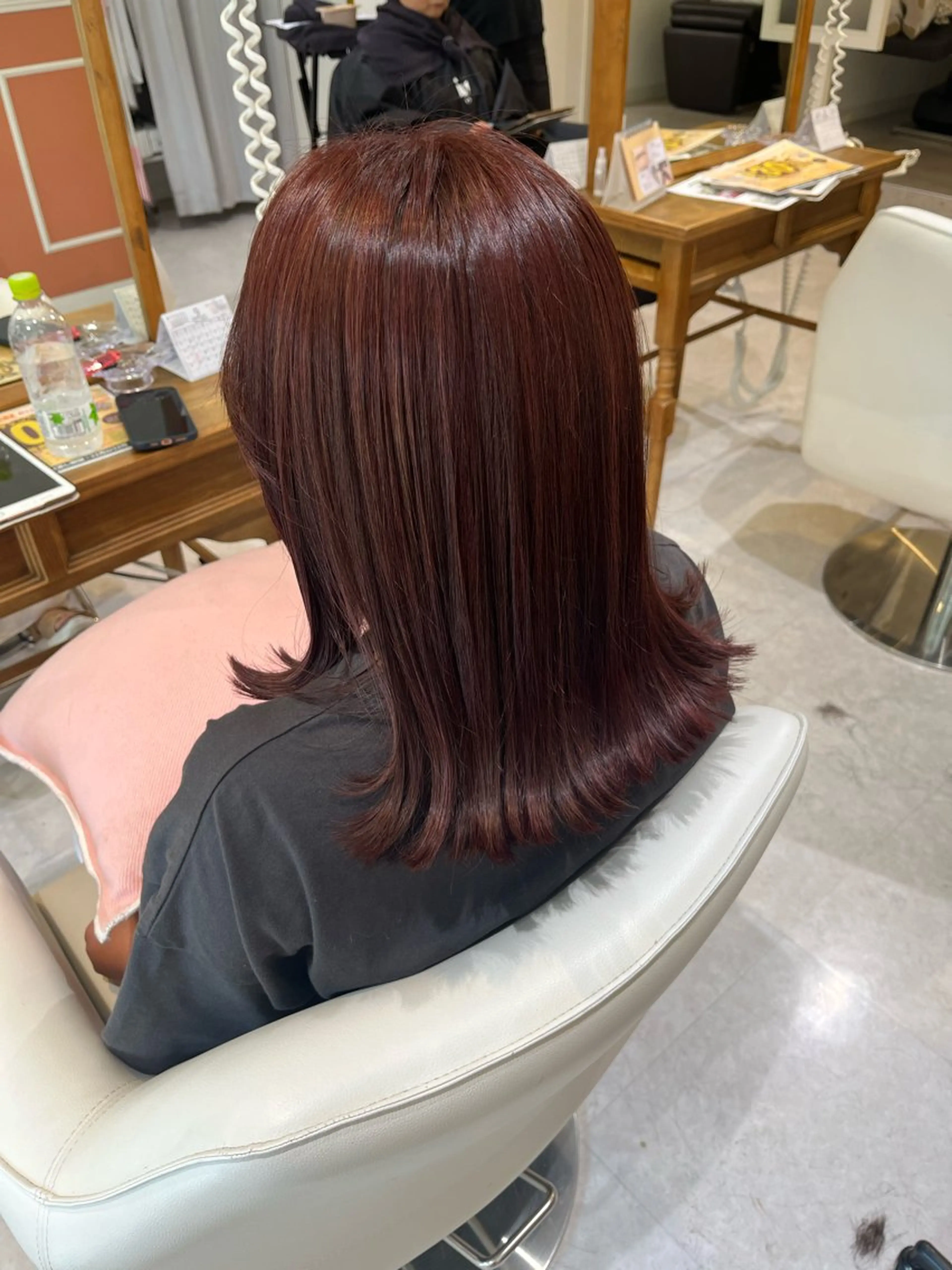 ミディアム ヘアカラー 梛木 唯のヘアスタイル