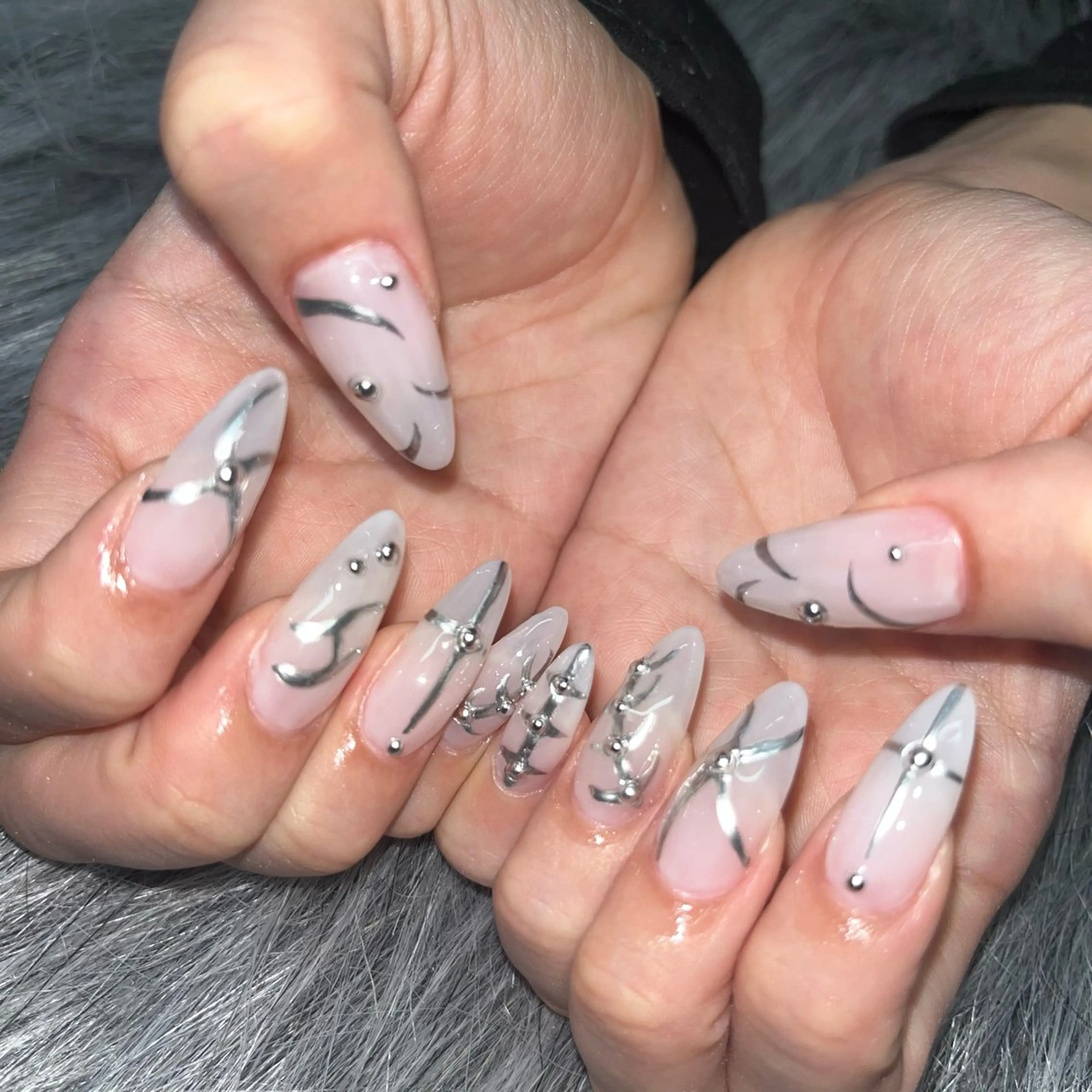 ミディアム ハンドネイル WOLTOKYO渋谷 Anzuのネイルデザイン