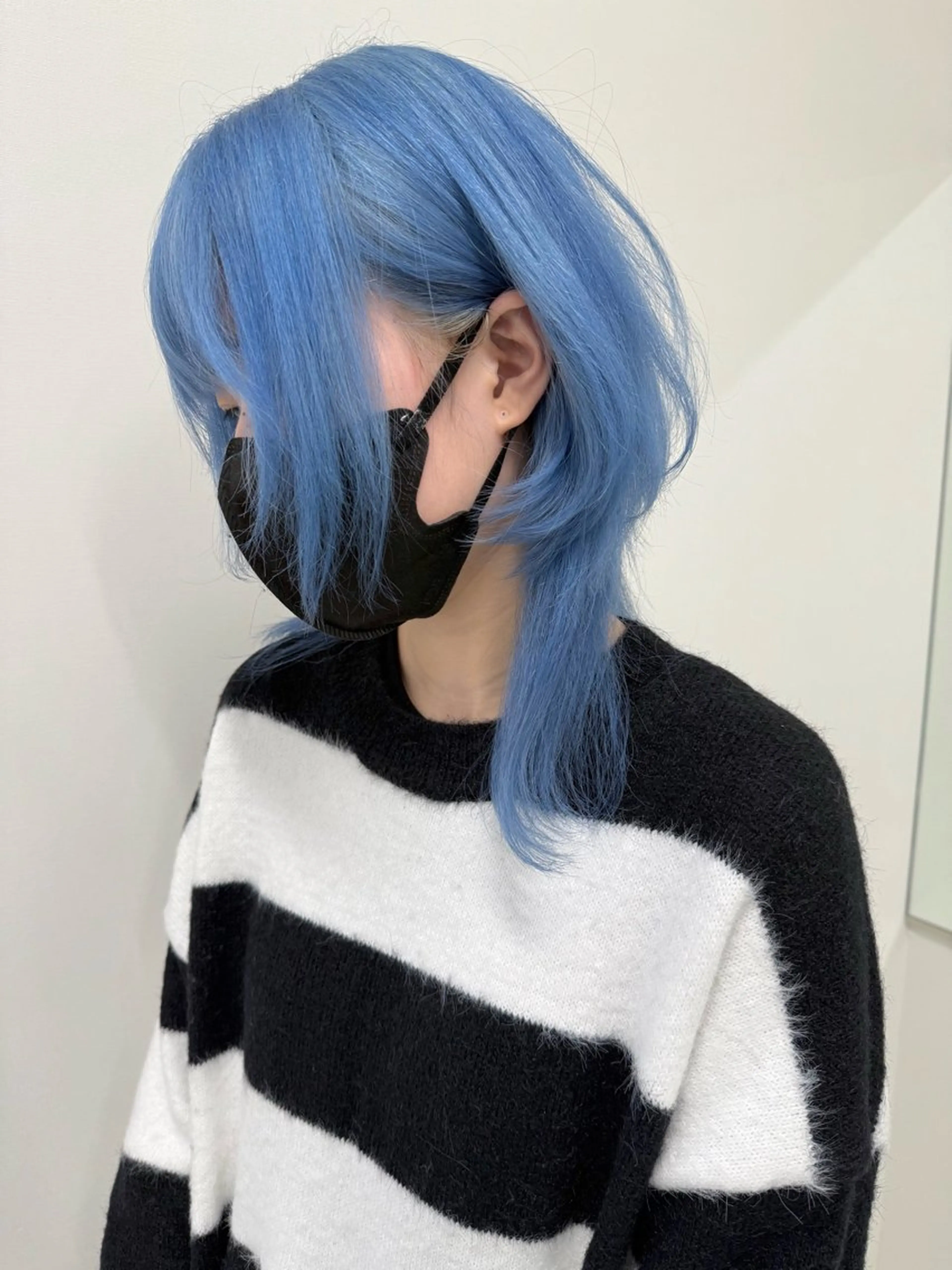 セミロング カラー ブリーチ ブルーカラー shipi leano by brace所属・梅田ハイトーンカラー 🎀riseのヘアスタイル