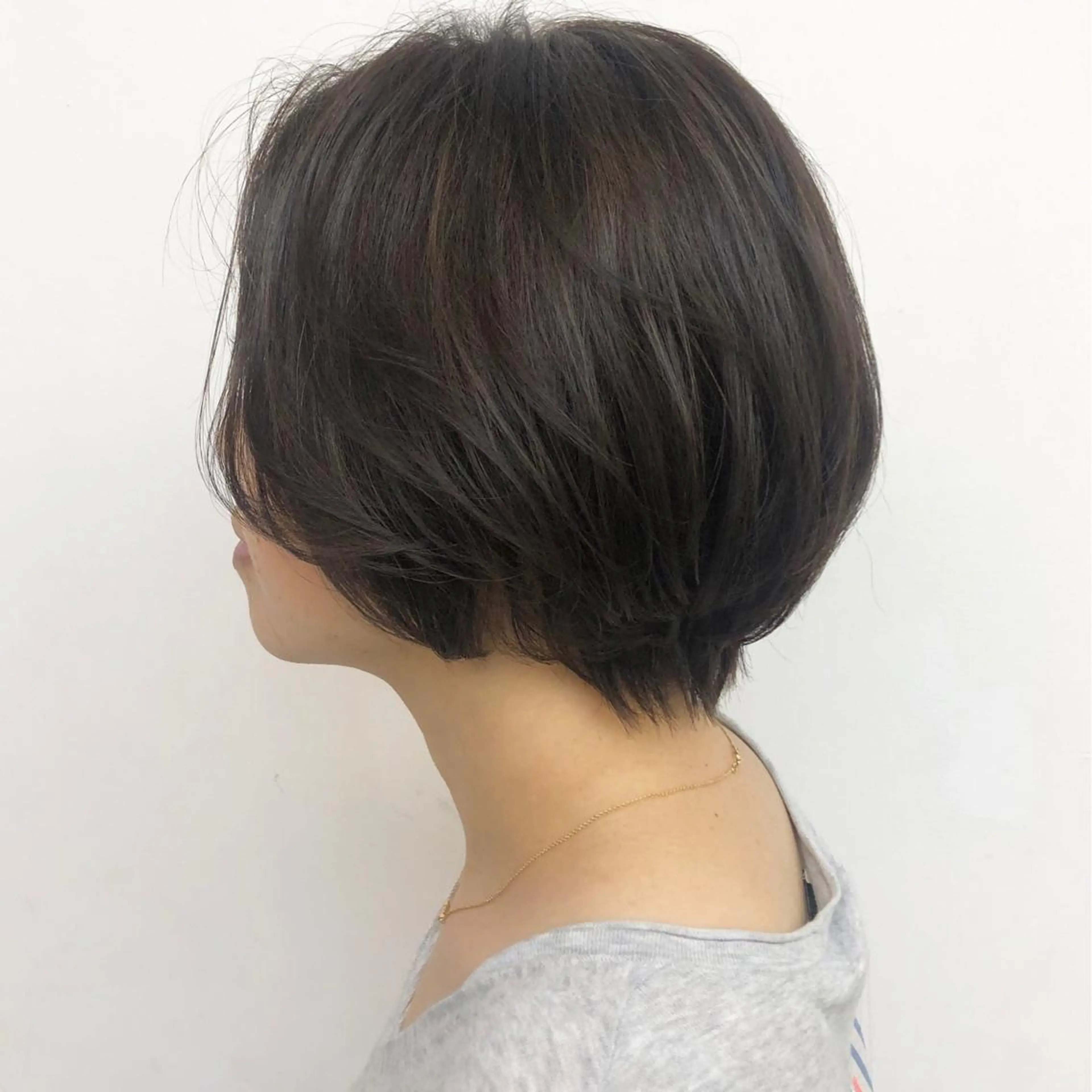 ショート カラー 透明感カラー グレージュ ハイライトカラー ハイライト ショートヘア 🌕ホンブ ユウイチ【代表】🌕のヘアスタイル