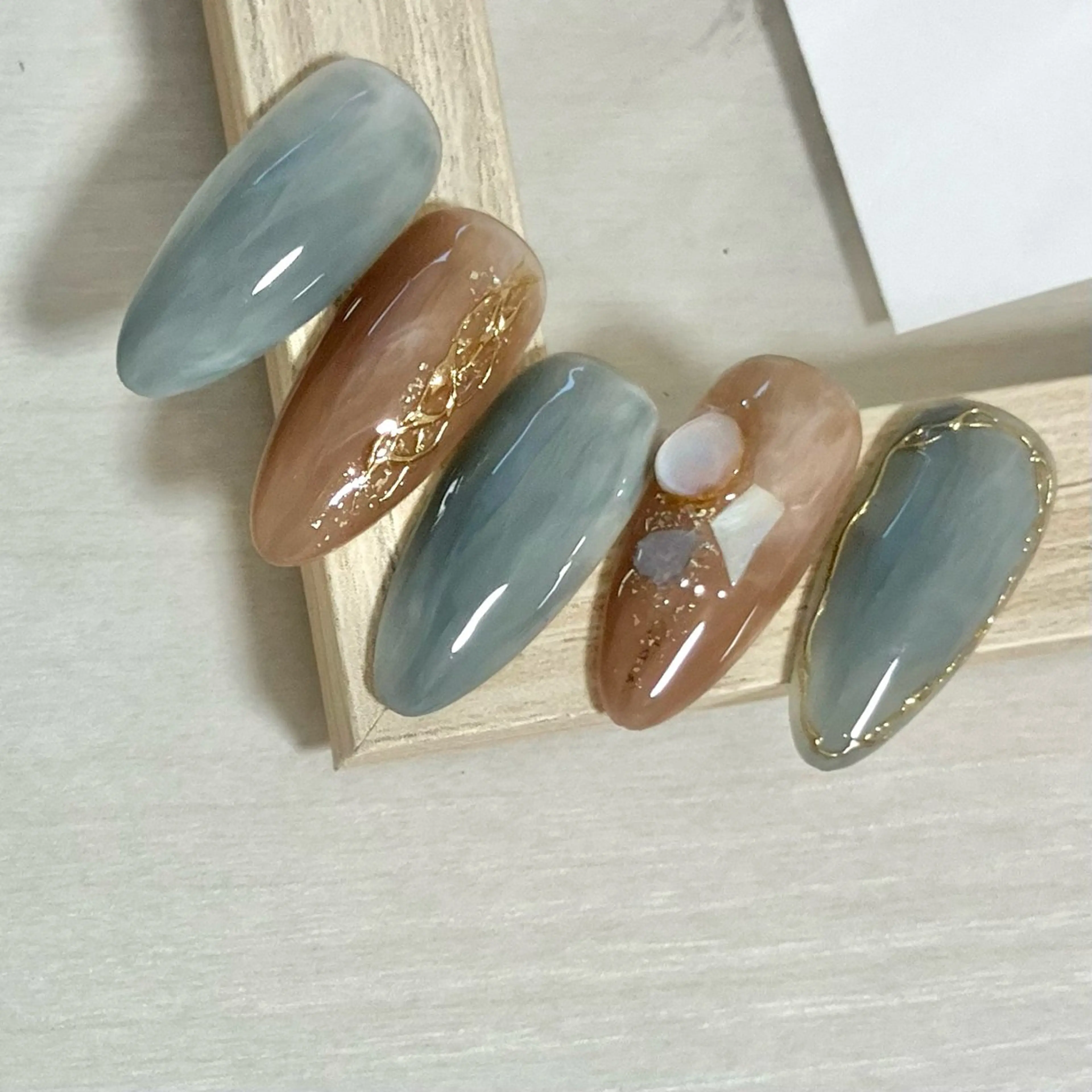 ネイル ニュアンスネイル nailroom kukaのネイルデザイン