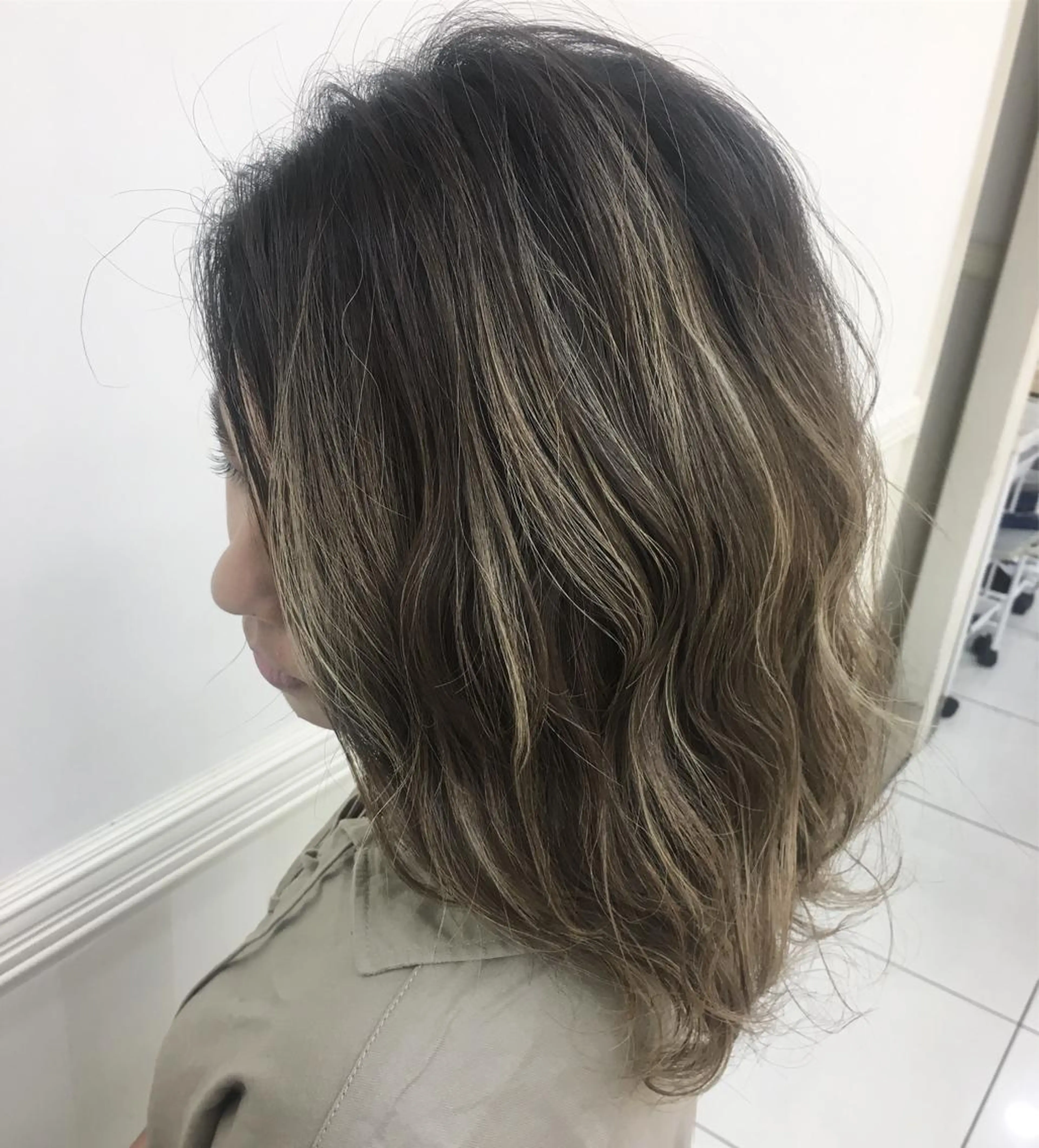 セミロング カラー ブラウンカラー グラデーションカラー 縮毛矯正 N° jillva ♦️川端裕司♦️のヘアスタイル