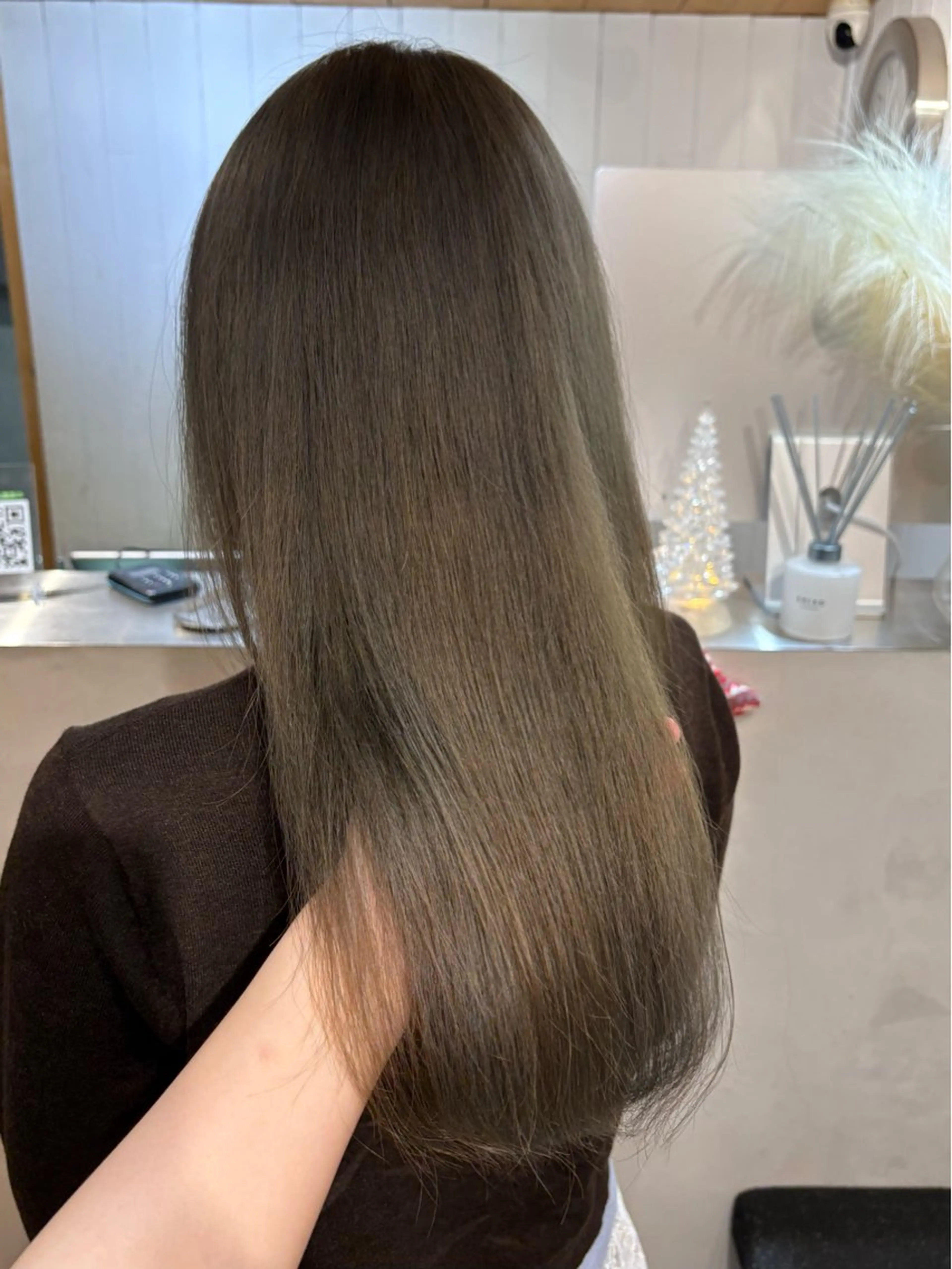 セミロング カラー ヘアカラー 🫐寒色系カラー 🫐ヤマナカリリカのヘアスタイル