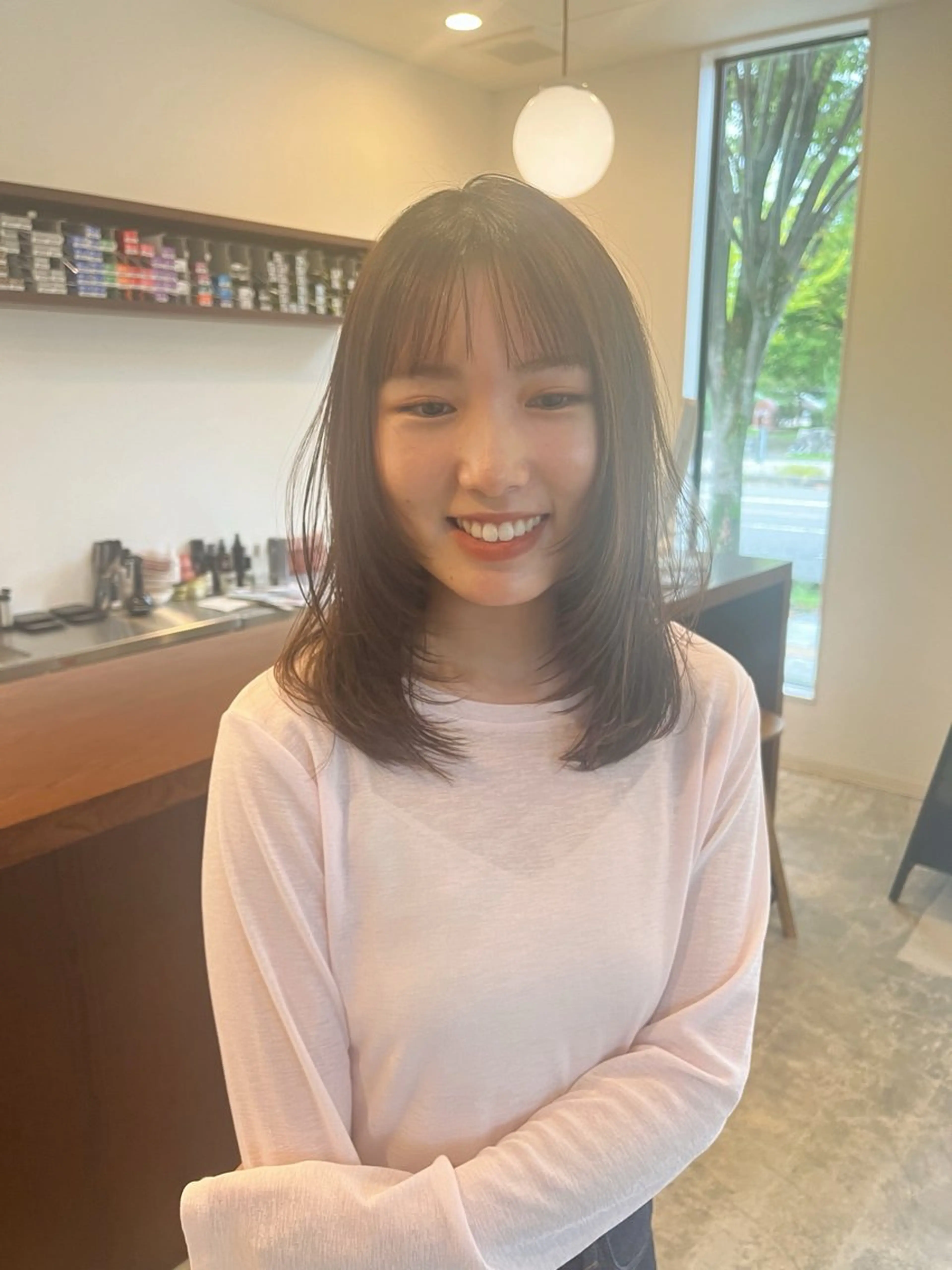 ミディアム レイヤーカット BE HERE NOW N°04野々市三納店所属・イタヤ マイカのヘアスタイル