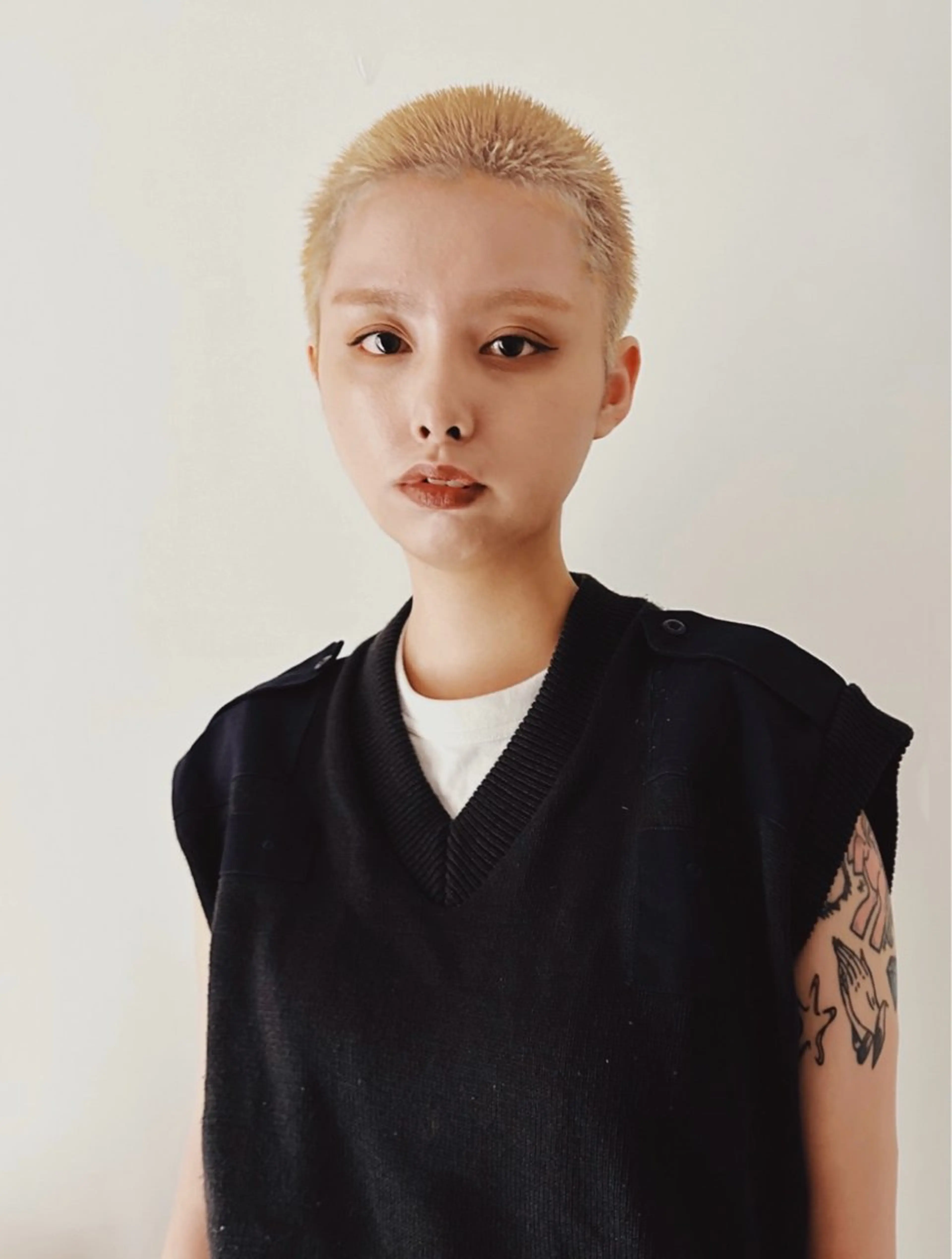 ショート カラー 前野 日奈のヘアスタイル