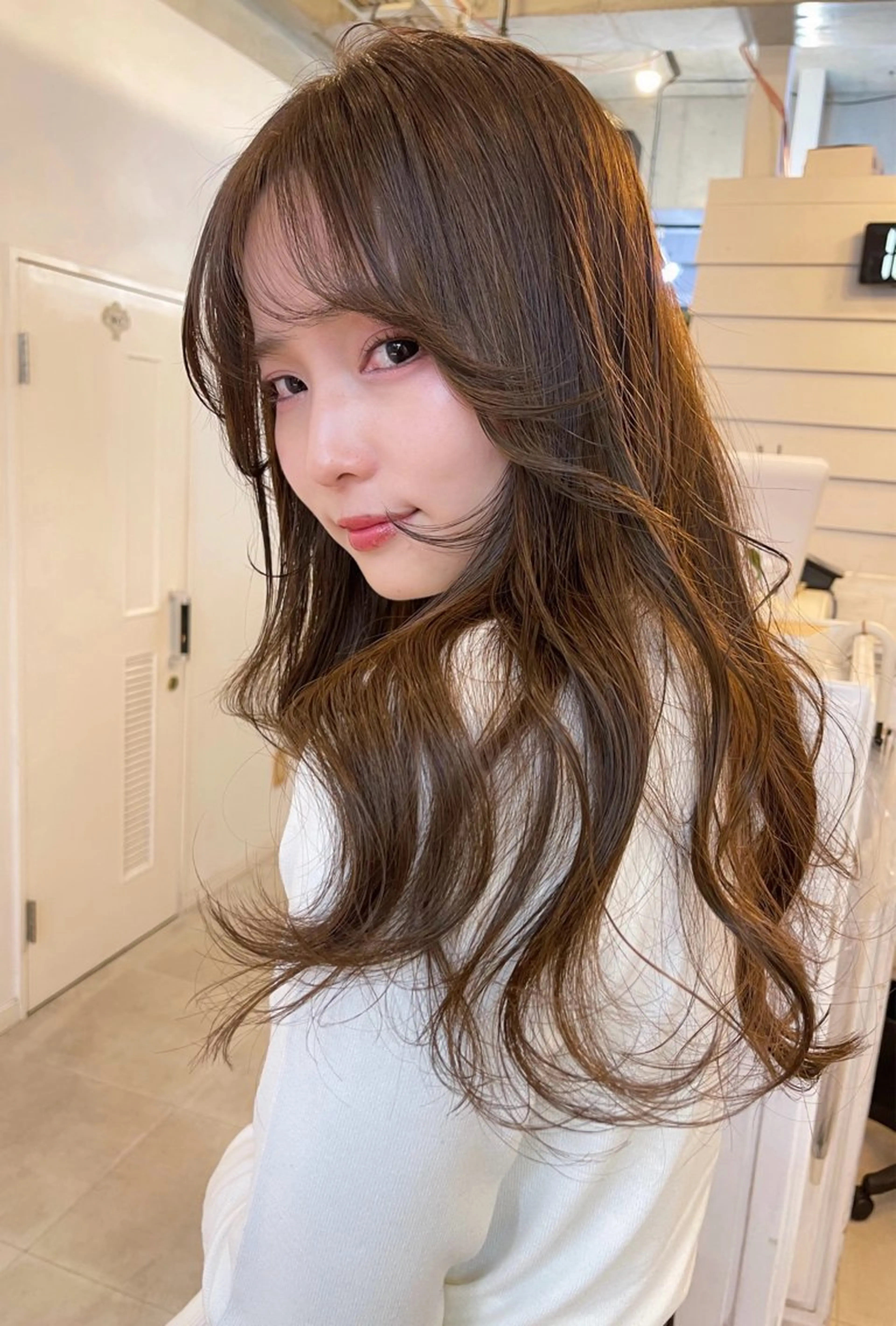 セミロング カラー 顔周りカット レイヤーカット カット ヘアカラー AiM 大名　似合わせカットのヘアスタイル