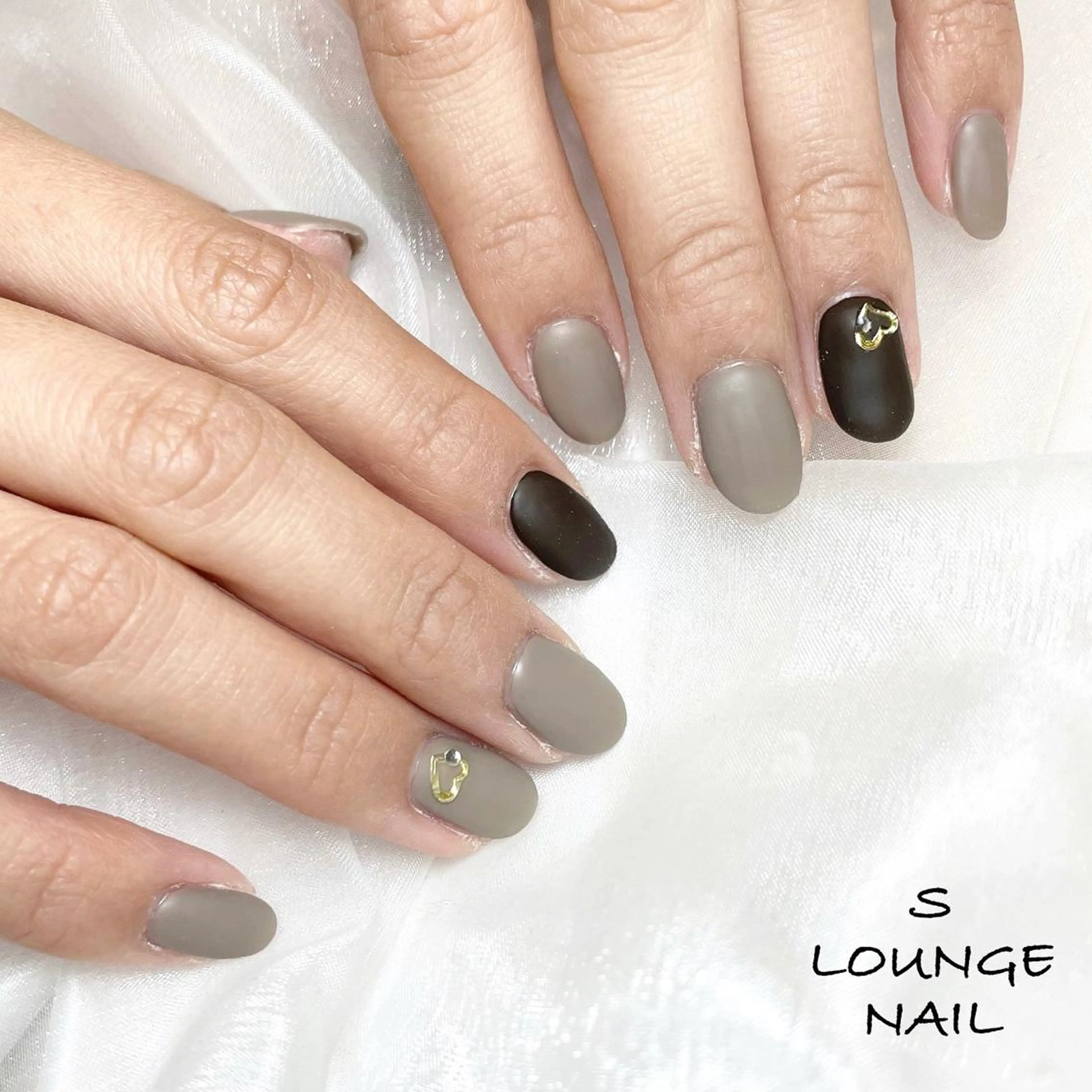 ネイル アートネイル バレンタイン S LOUNGE NAIL所属・パーツたくさん🍓 SUMIのネイルデザイン