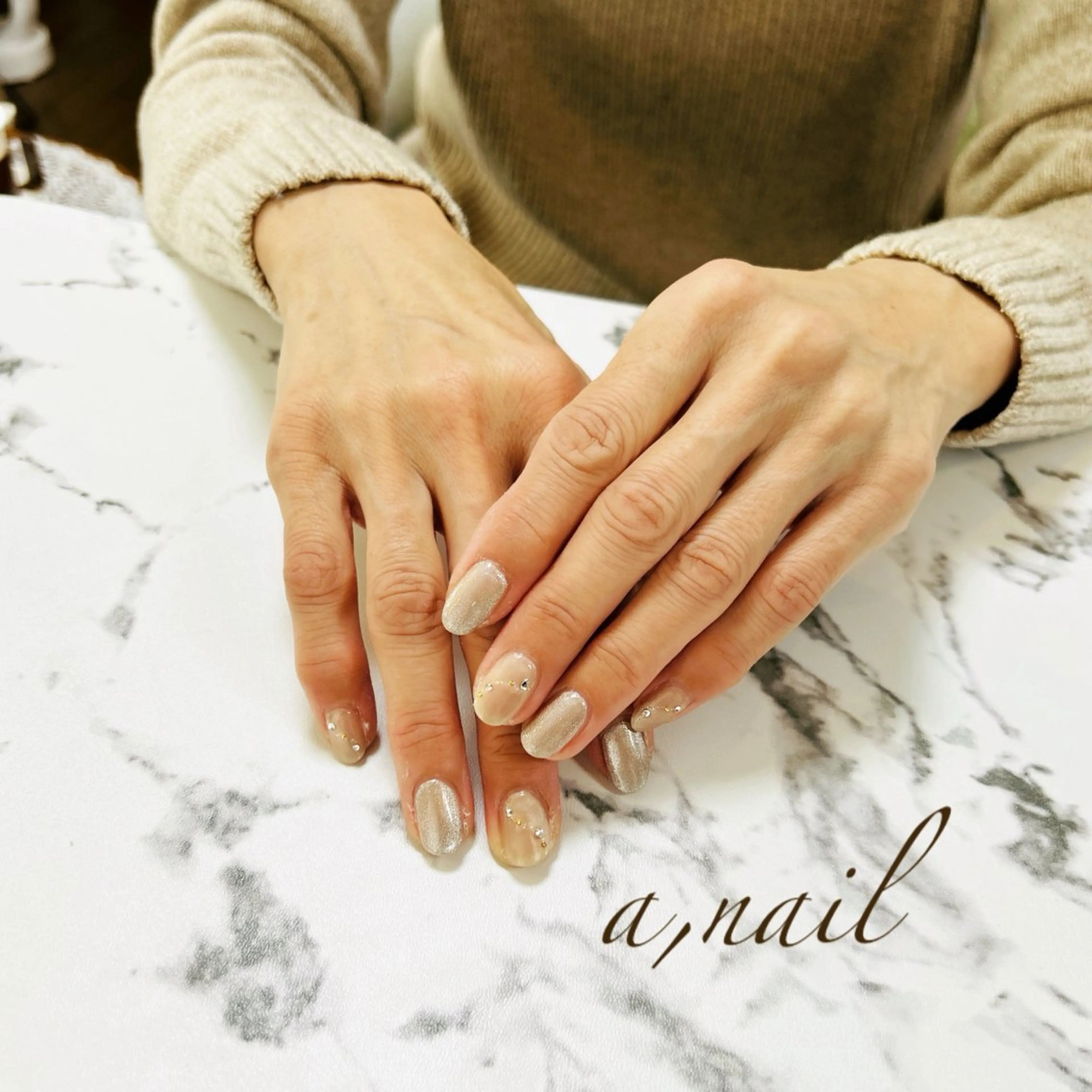 ネイル ジェルネイル グラデーション キラキラネイル マグネットネイル オフィスネイル ハンドネイル ネイルサロン エーネイルのネイルデザイン