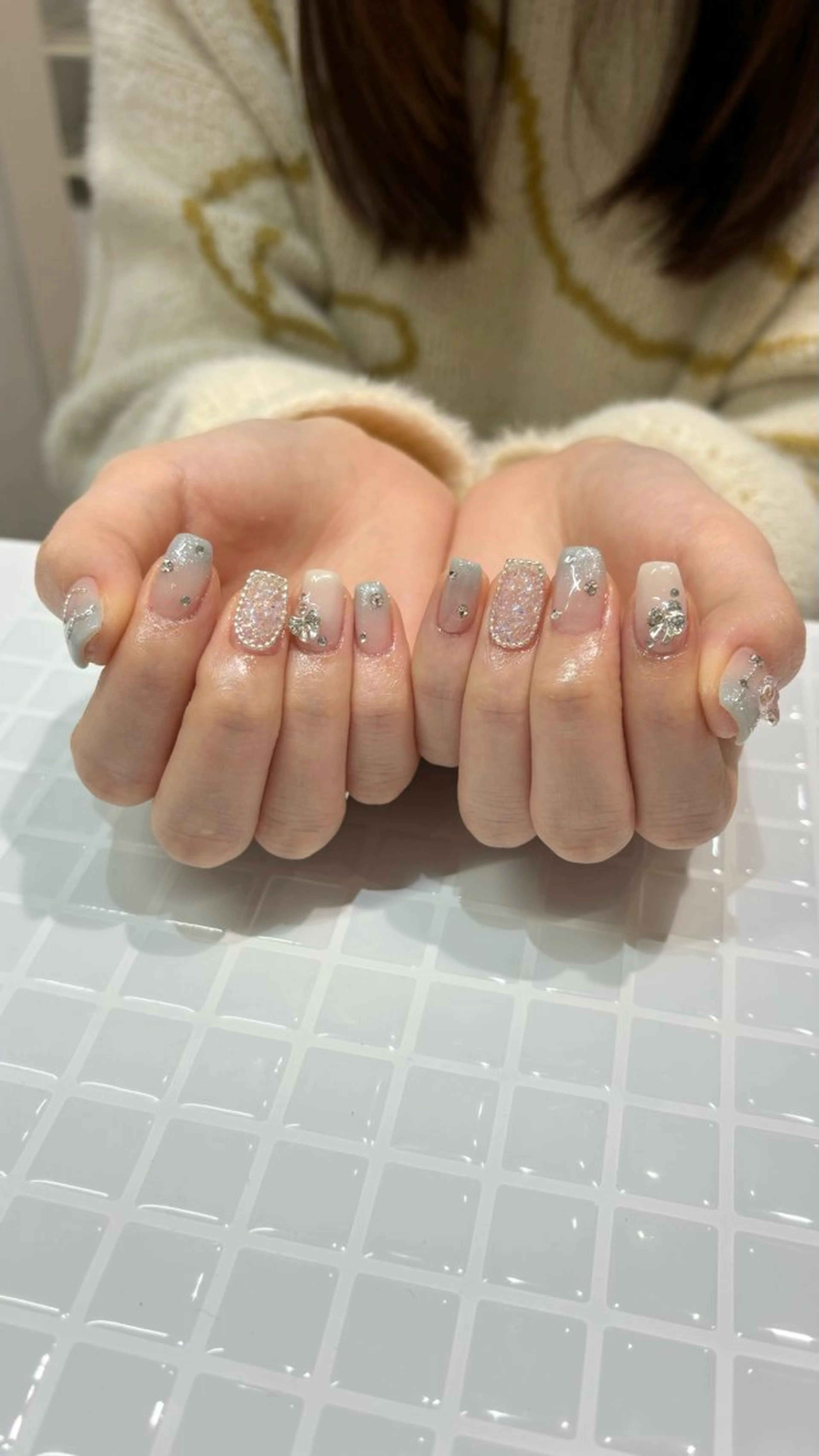 ネイル ハンドネイル GO TODAY SHAiRE SALON 表参道colore店所属・emmi nailのネイルデザイン