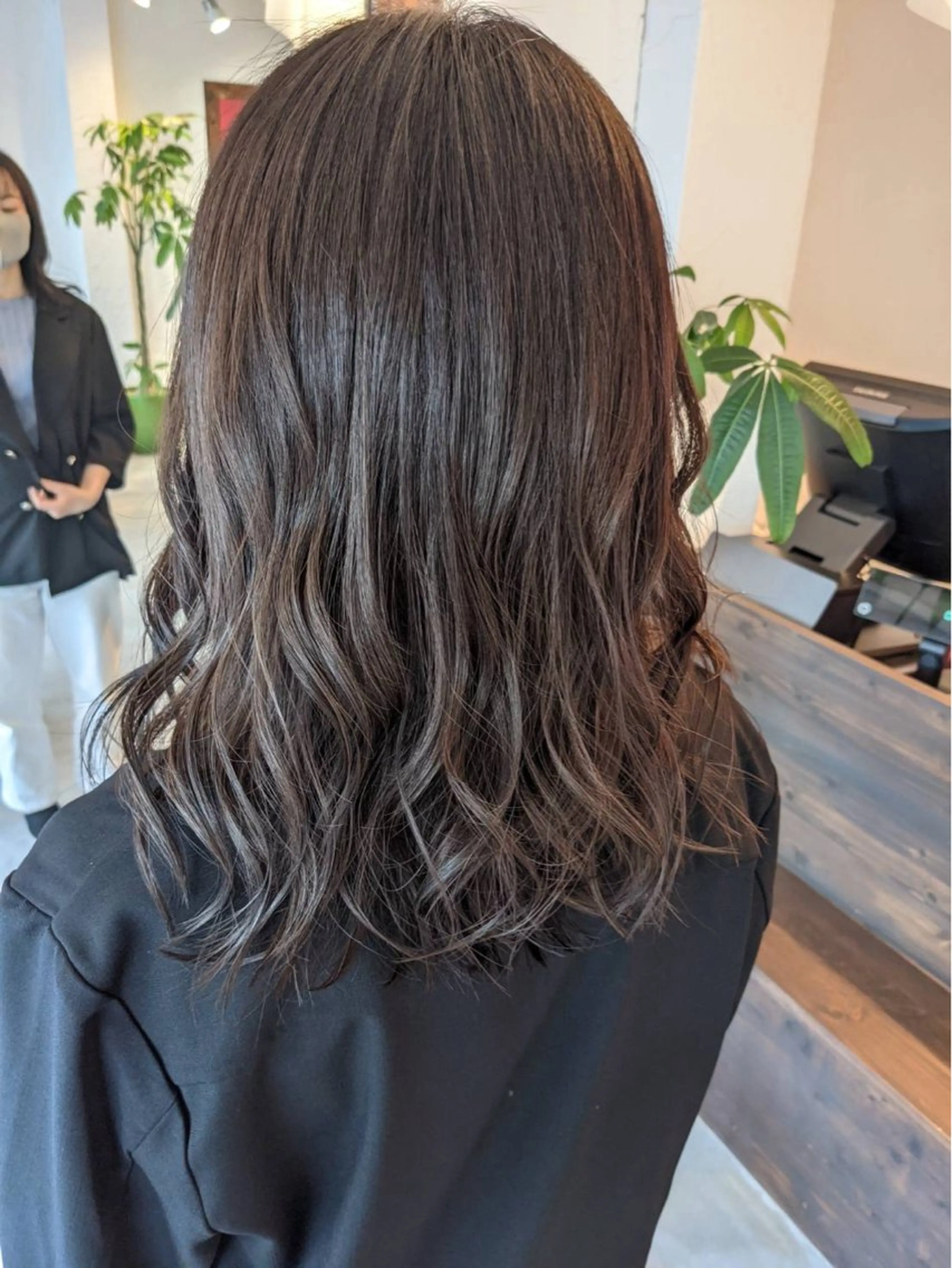 カラー 大崎 彩央のヘアスタイル
