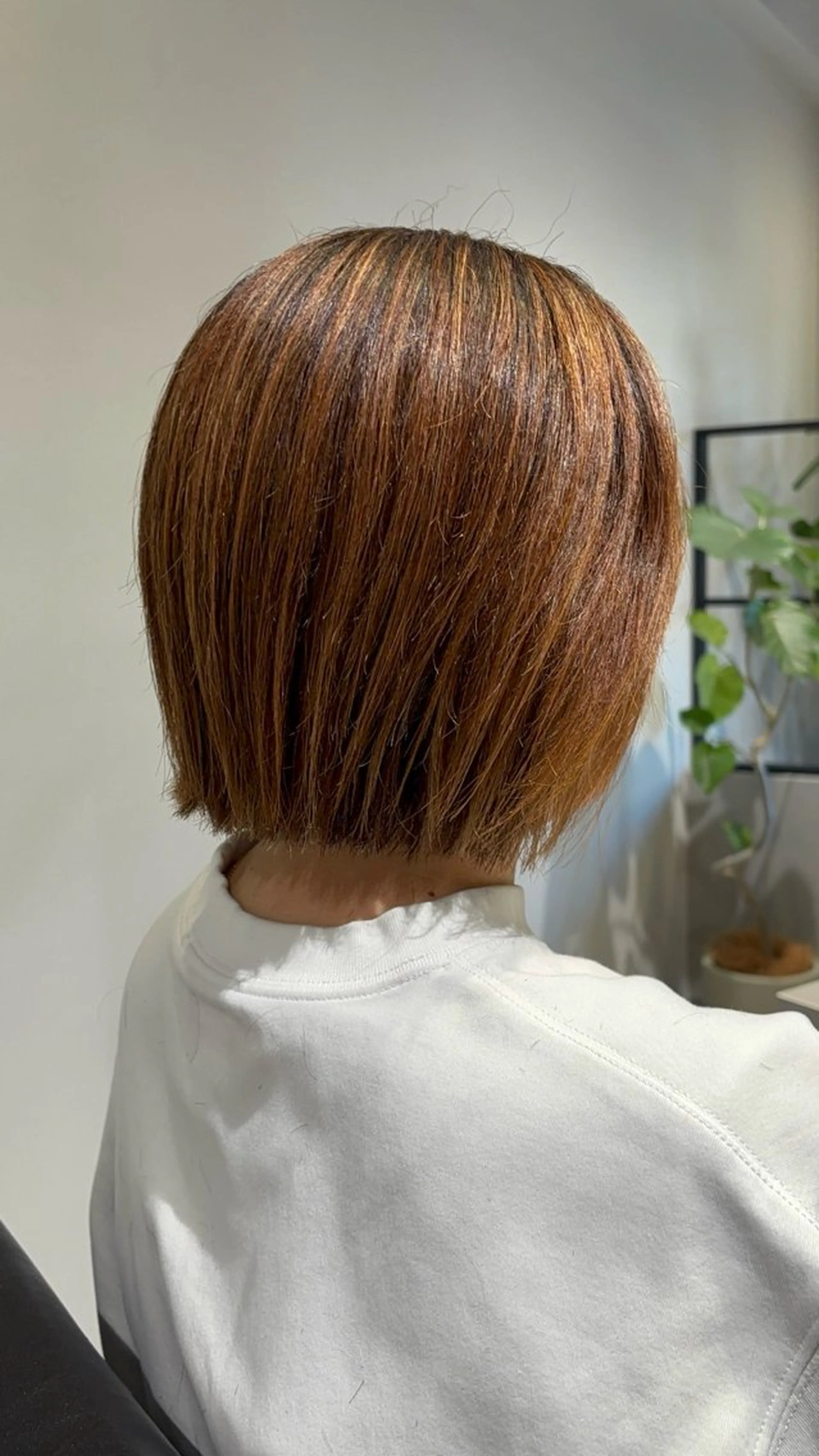 ミディアム ボブ カット 長尾ゆりの/ボブ/ ベージュ/ハイトーンのヘアスタイル