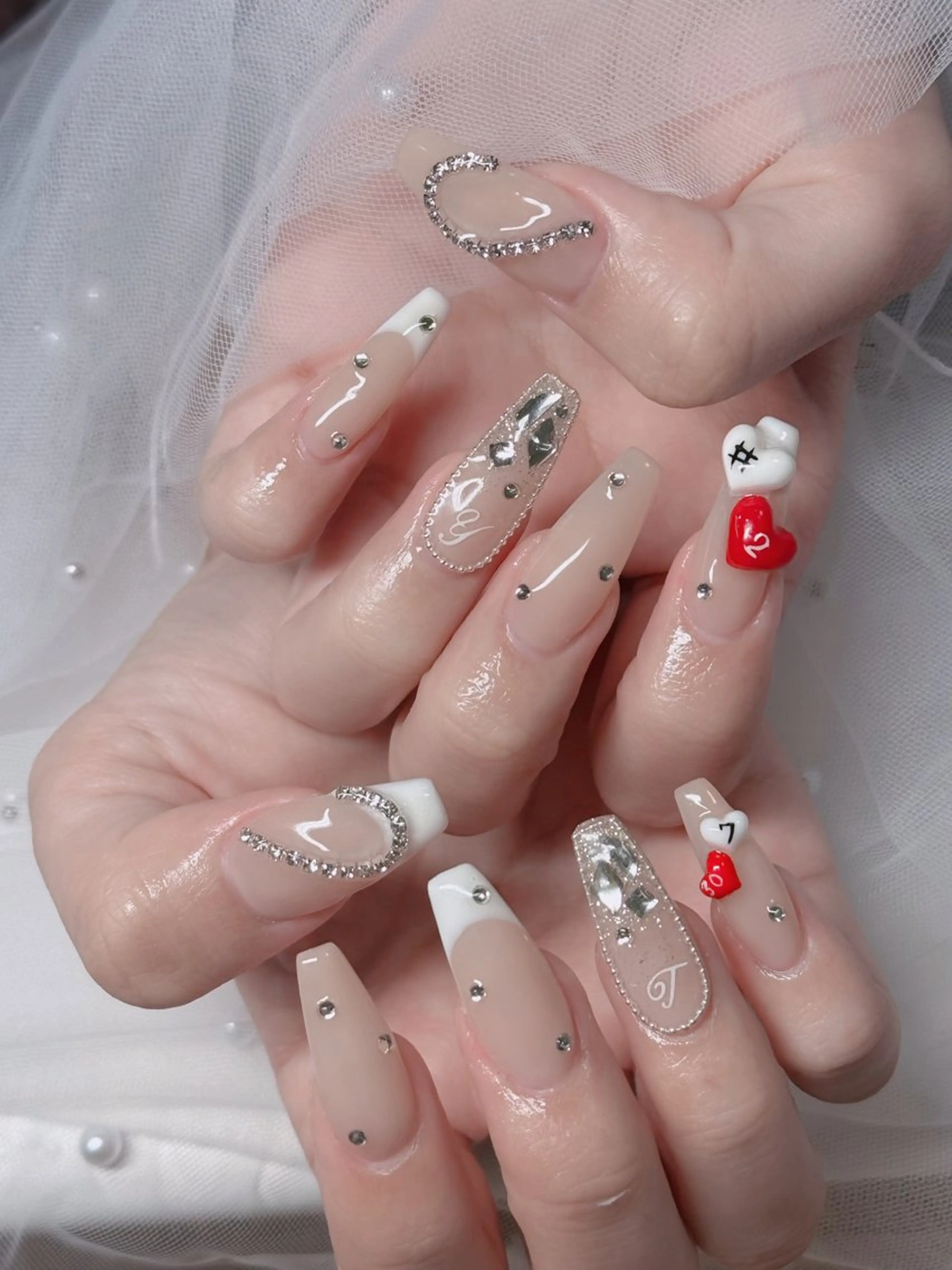 ネイル オーロラネイル フレンチネイル ジェルネイル ハロウィン キラキラネイル H.baby Nail Salonのネイルデザイン