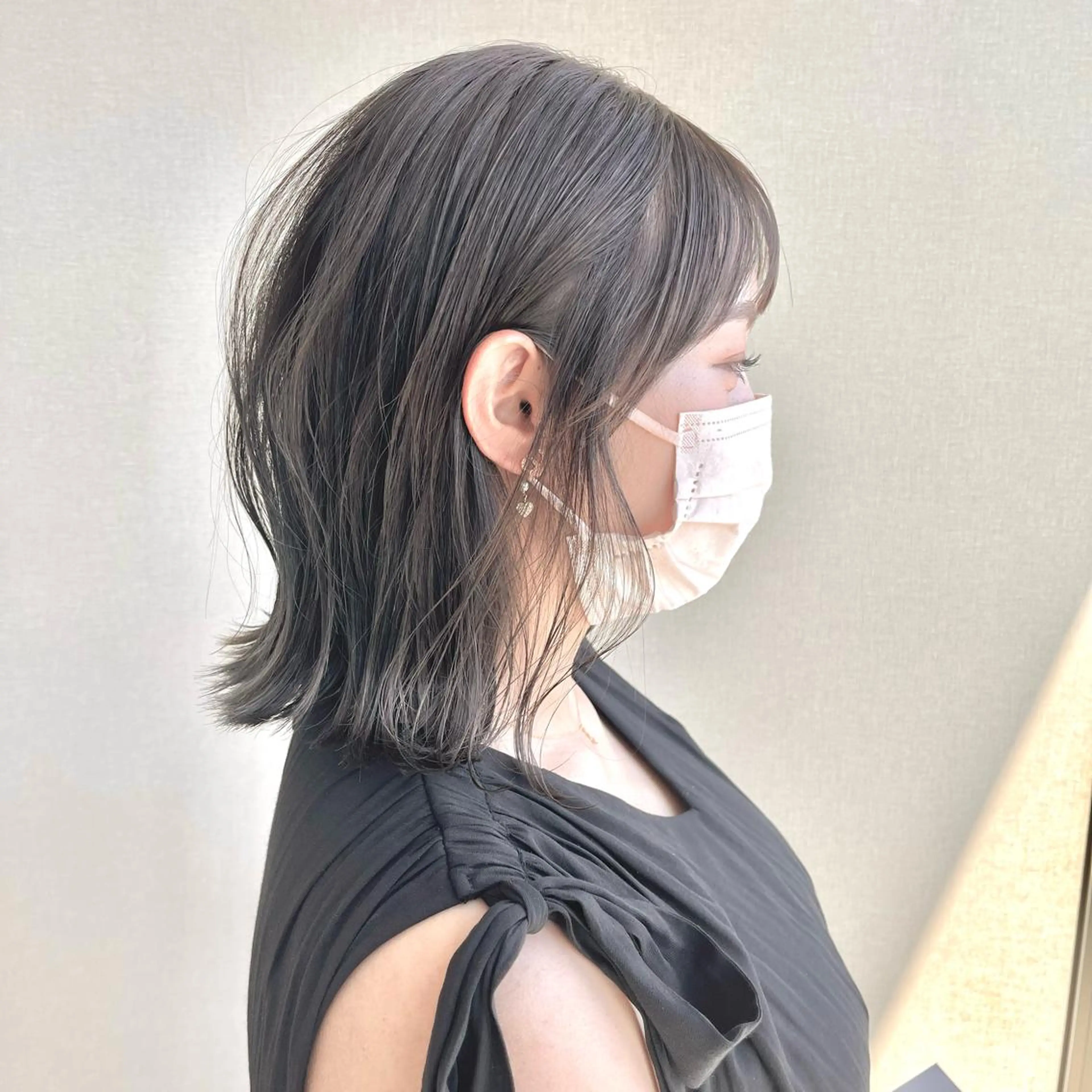 ミディアム 切りっぱなしボブ/ 蒲生四丁目/伊藤瑠唯のヘアスタイル