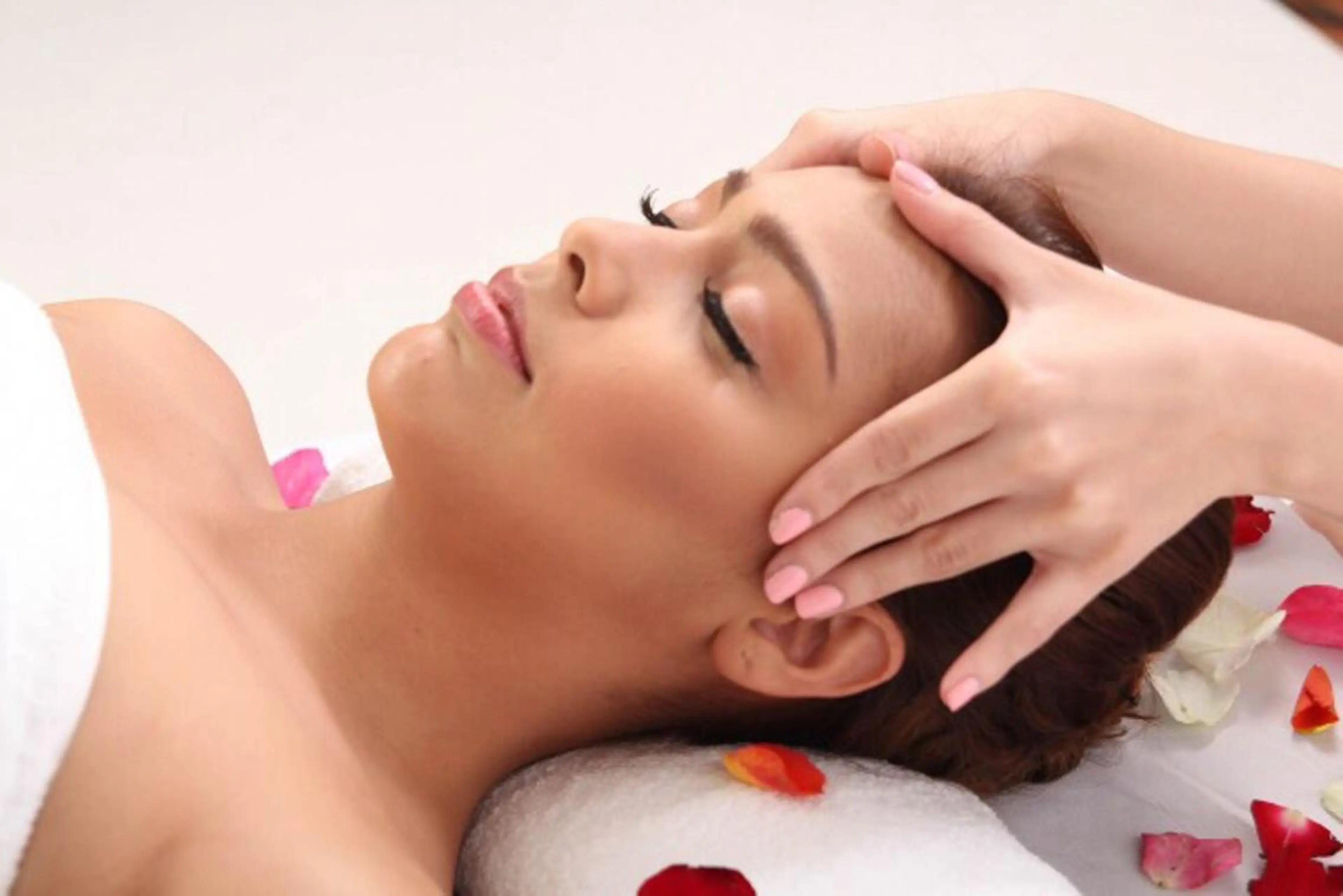 【癒やされたい方へ】オーガニックアロマハンドフェイシャル　3,300円→2,980円の写真