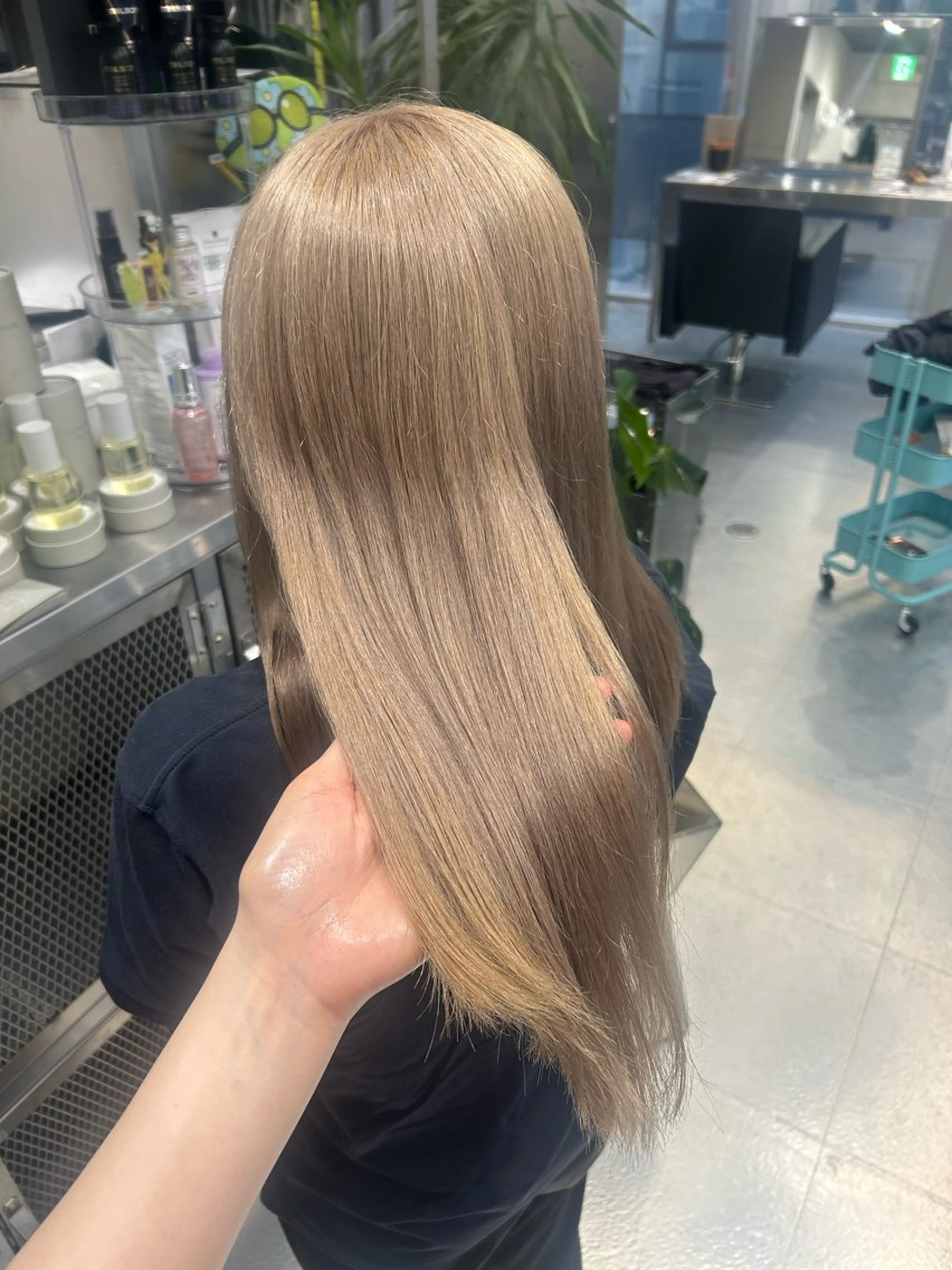 セミロング ヘアカラー あやめ🪽 オリーブ/ハイトーンのヘアスタイル