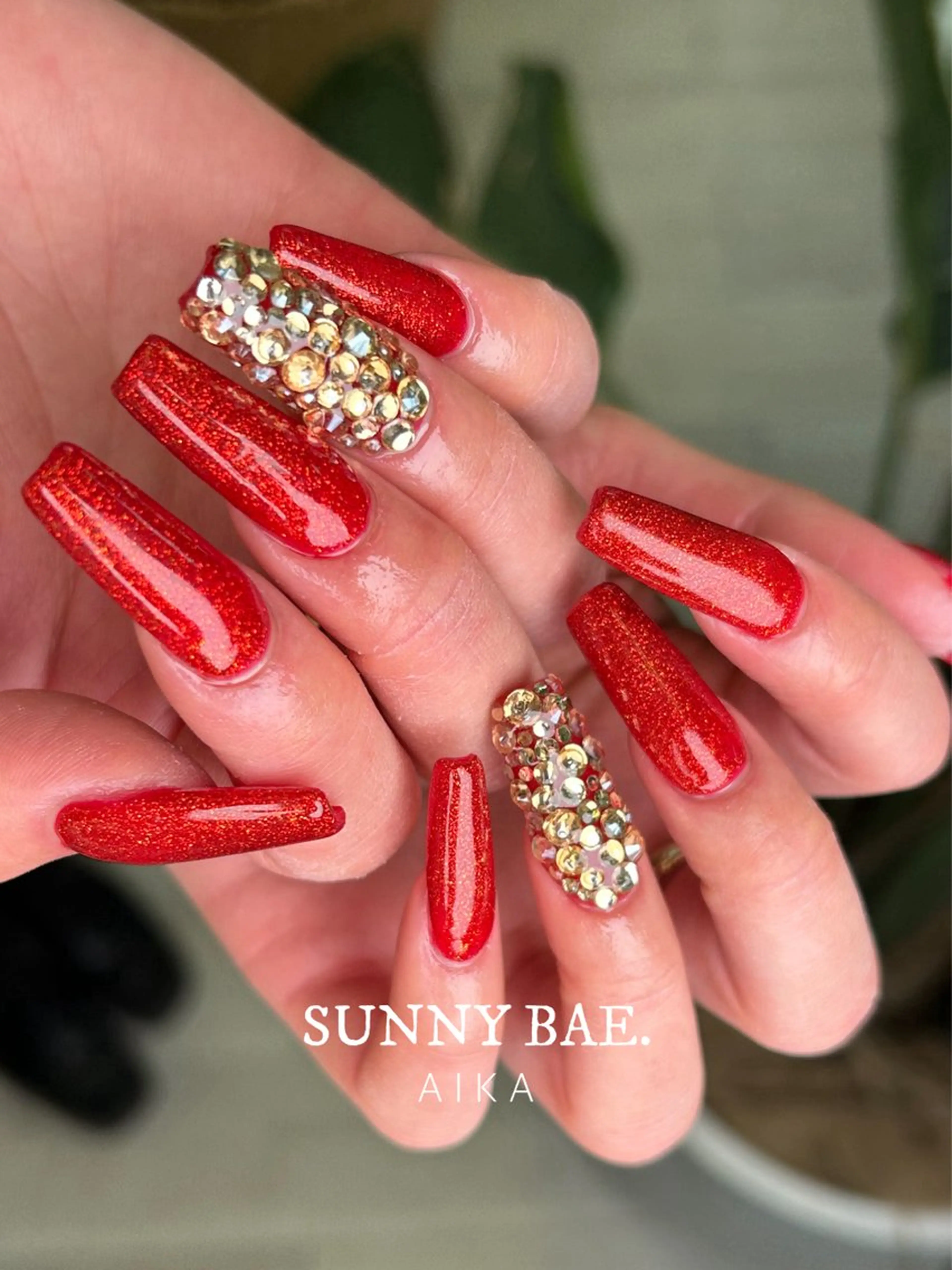 ネイル 成人式 ジェルネイル キラキラネイル ロングネイル 持ち込み Made By AIKAのネイルデザイン