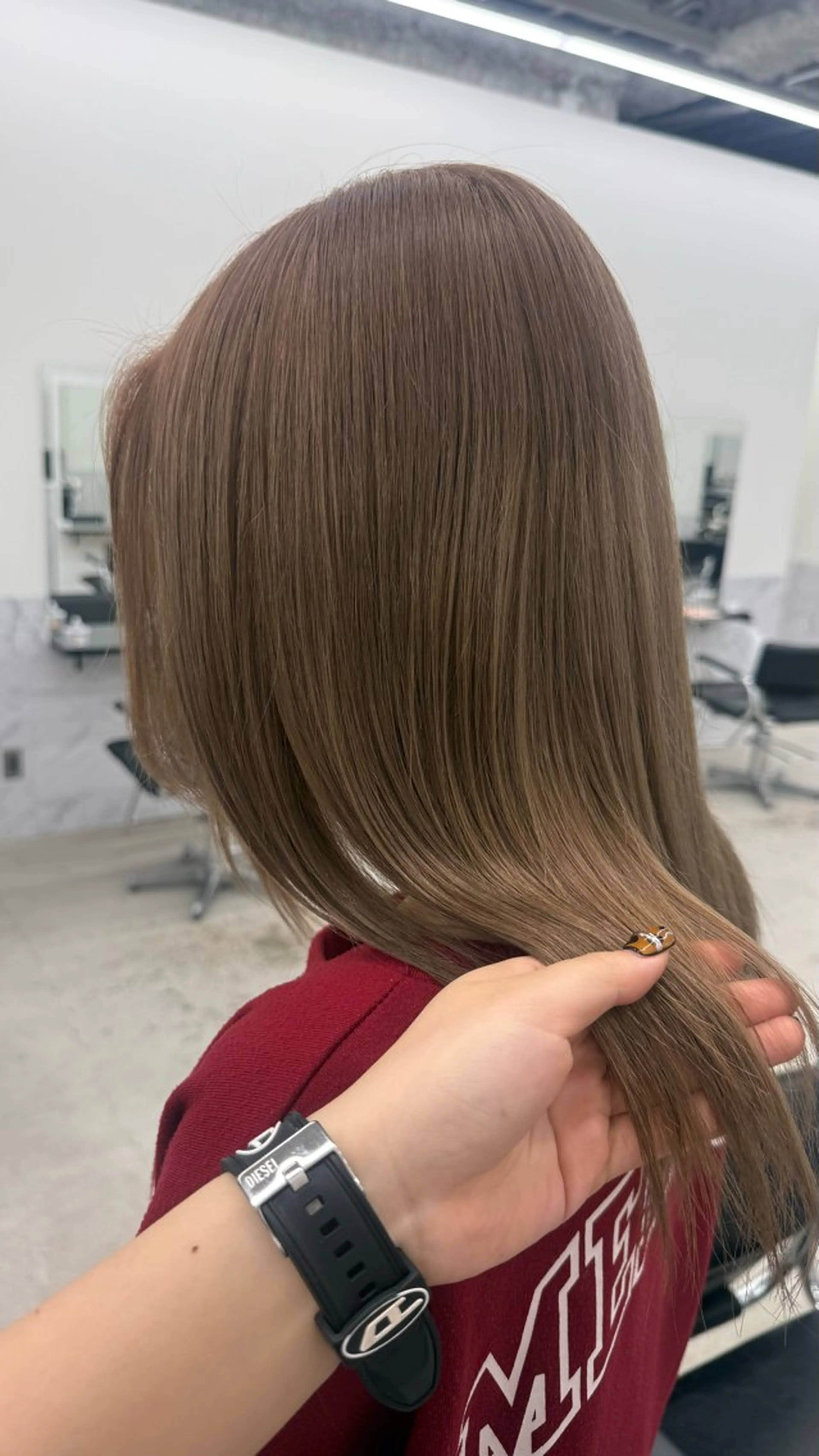 セミロング カラー ブリーチ ブラウンカラー ミルクティーブラウン ヘアカラー 黒田 真美のヘアスタイル