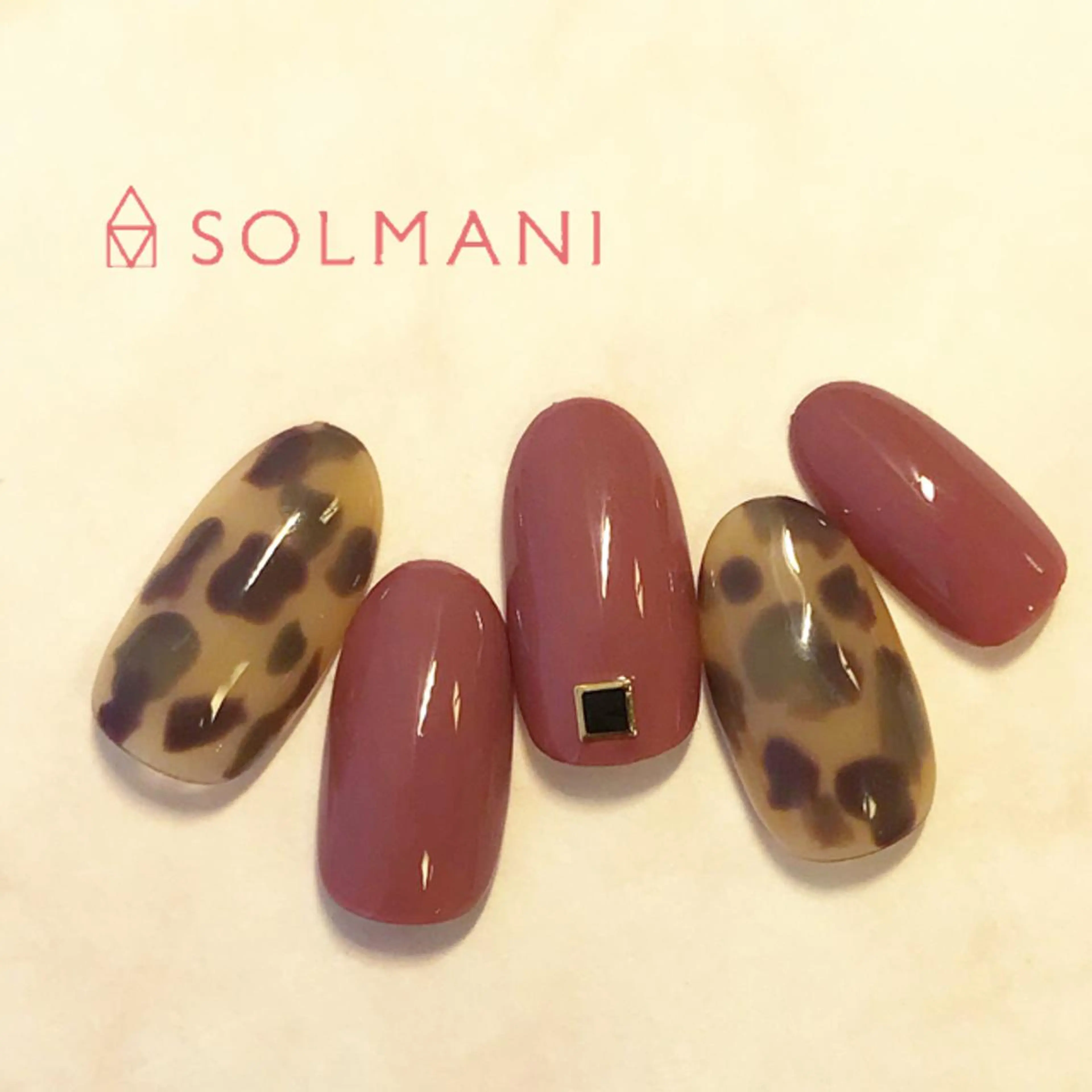 ネイル SOLMANI 予約担当のネイルデザイン