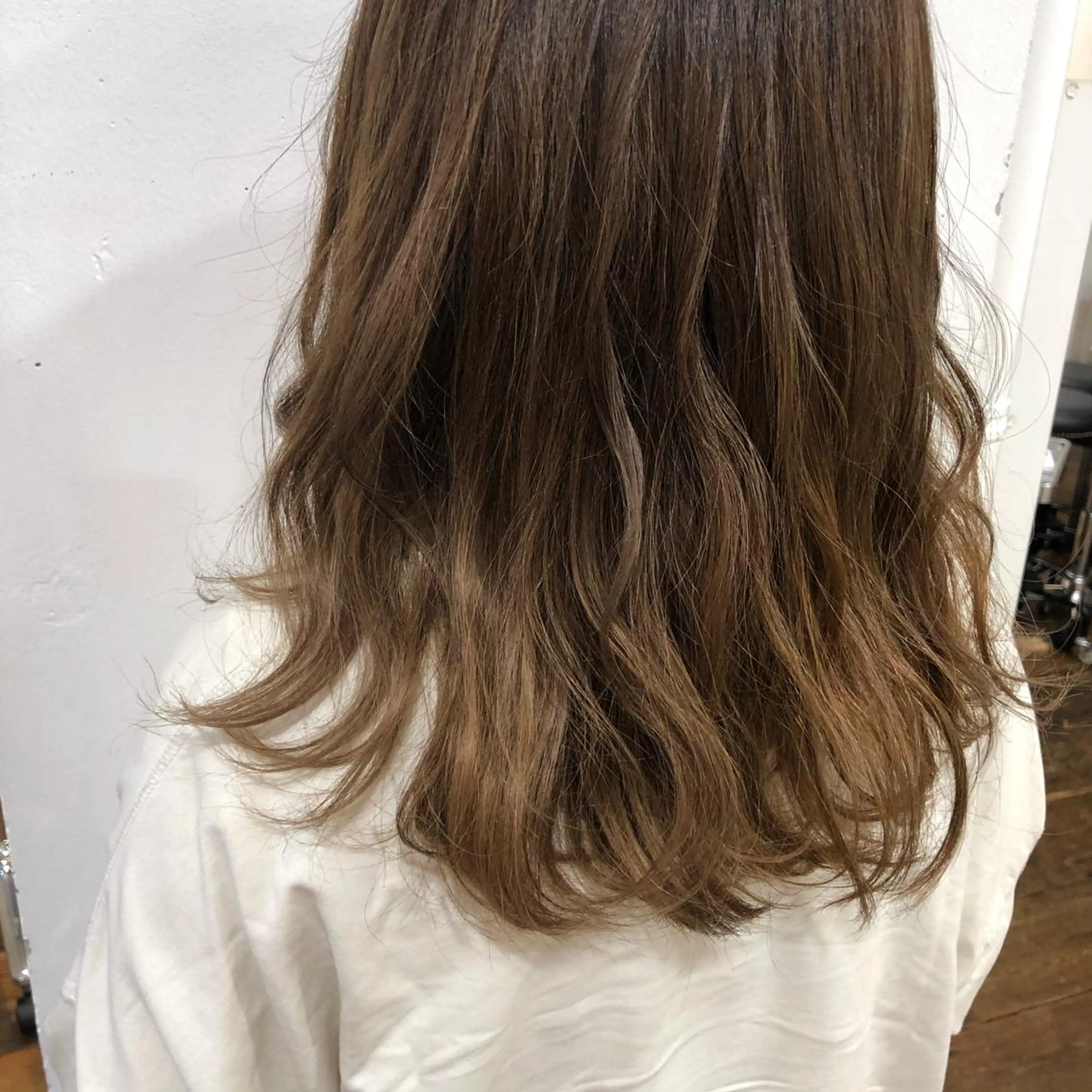 ミディアム カラー カット ヘアカラー ブリーチなしで透け感 暖色カラーボブaoiのヘアスタイル
