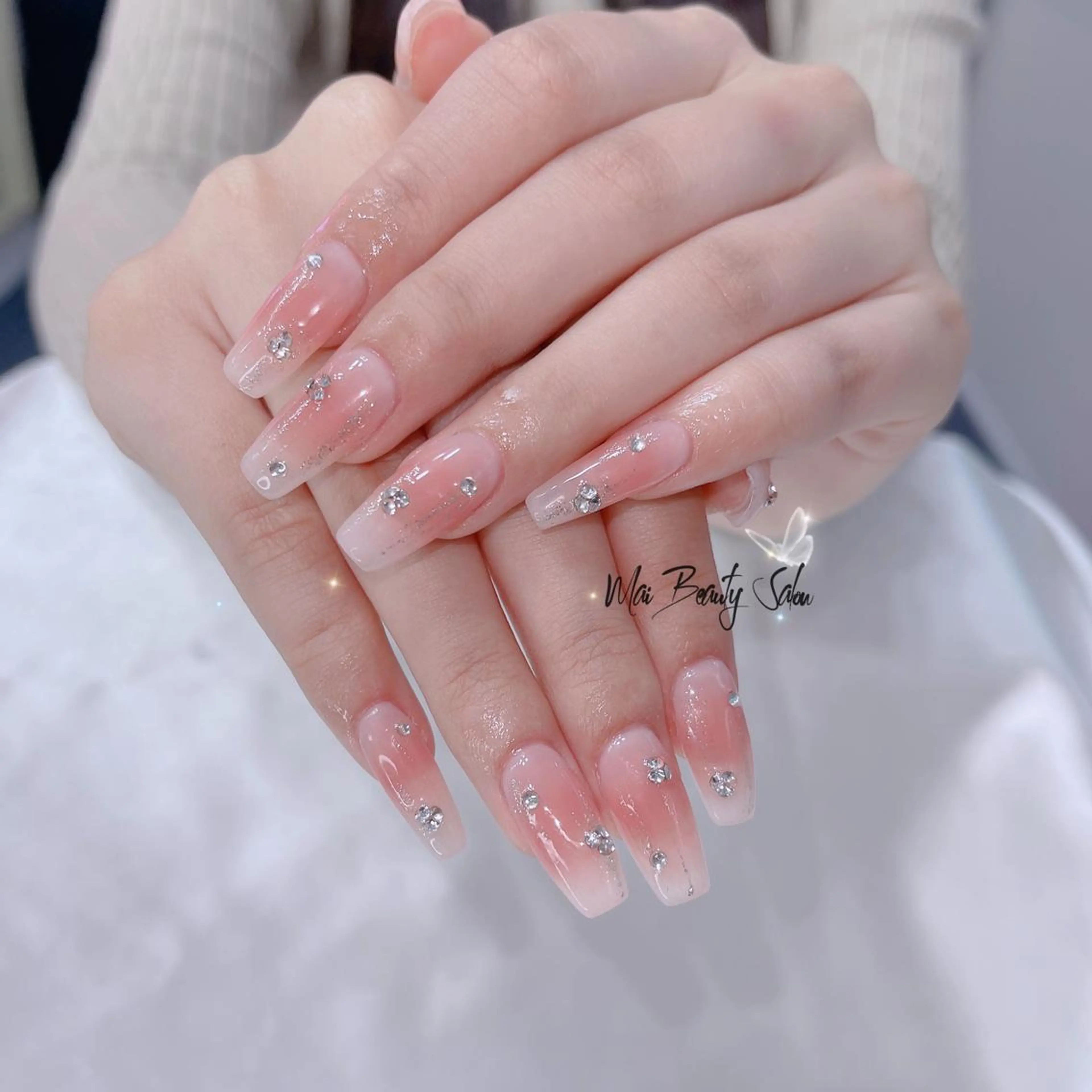 ネイル オーロラネイル チークネイル 長さ出し フラッシュネイル フットネイル MaiBeauty dodoのネイルデザイン