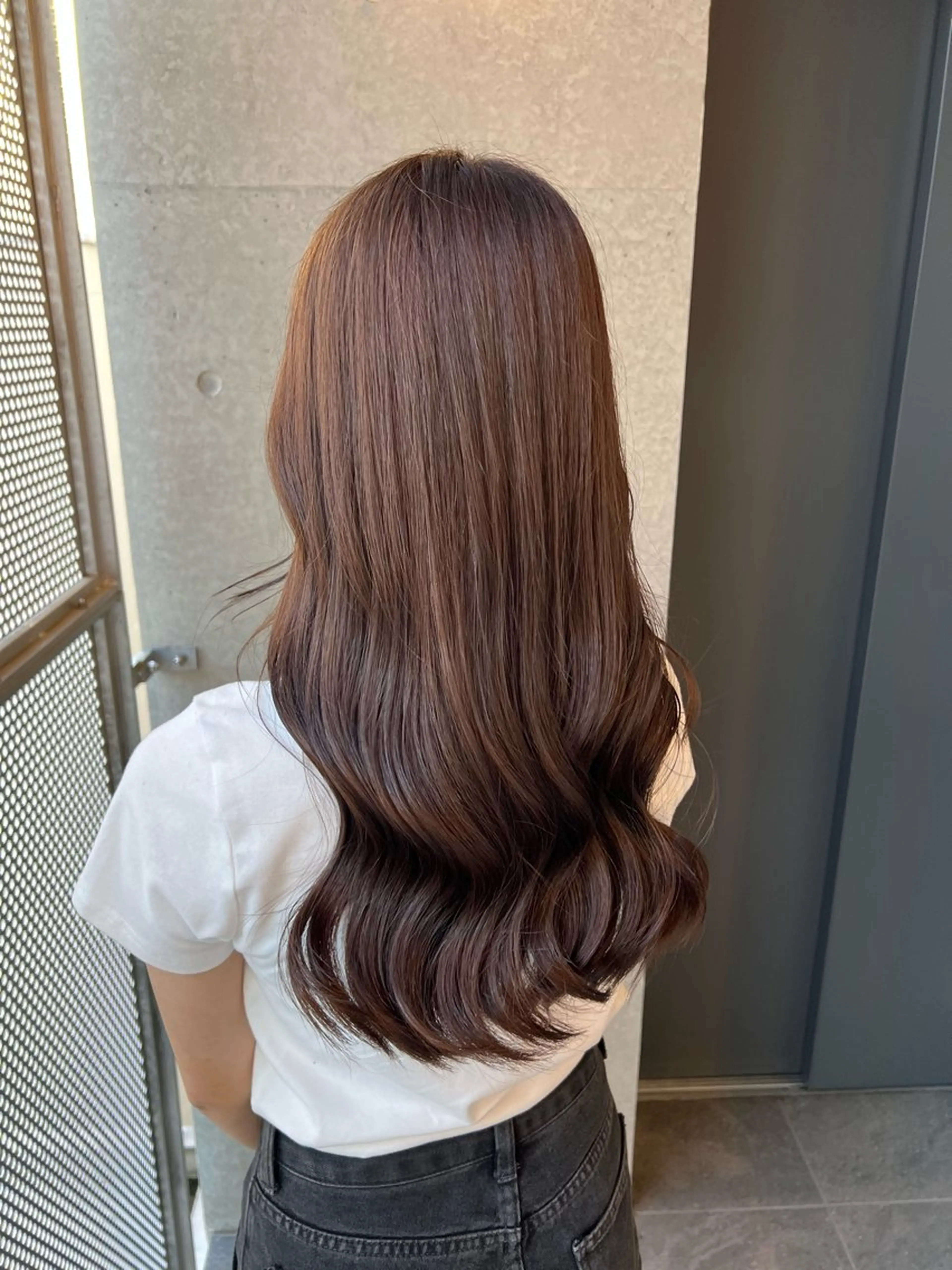 ロング カラー シールエクステ アディクシーカラー バレイヤージュ ベージュカラー ブリーチ ヘアカラー トリートメント ＤＥＳＴ所属・吉野 瑳桜のヘアスタイル