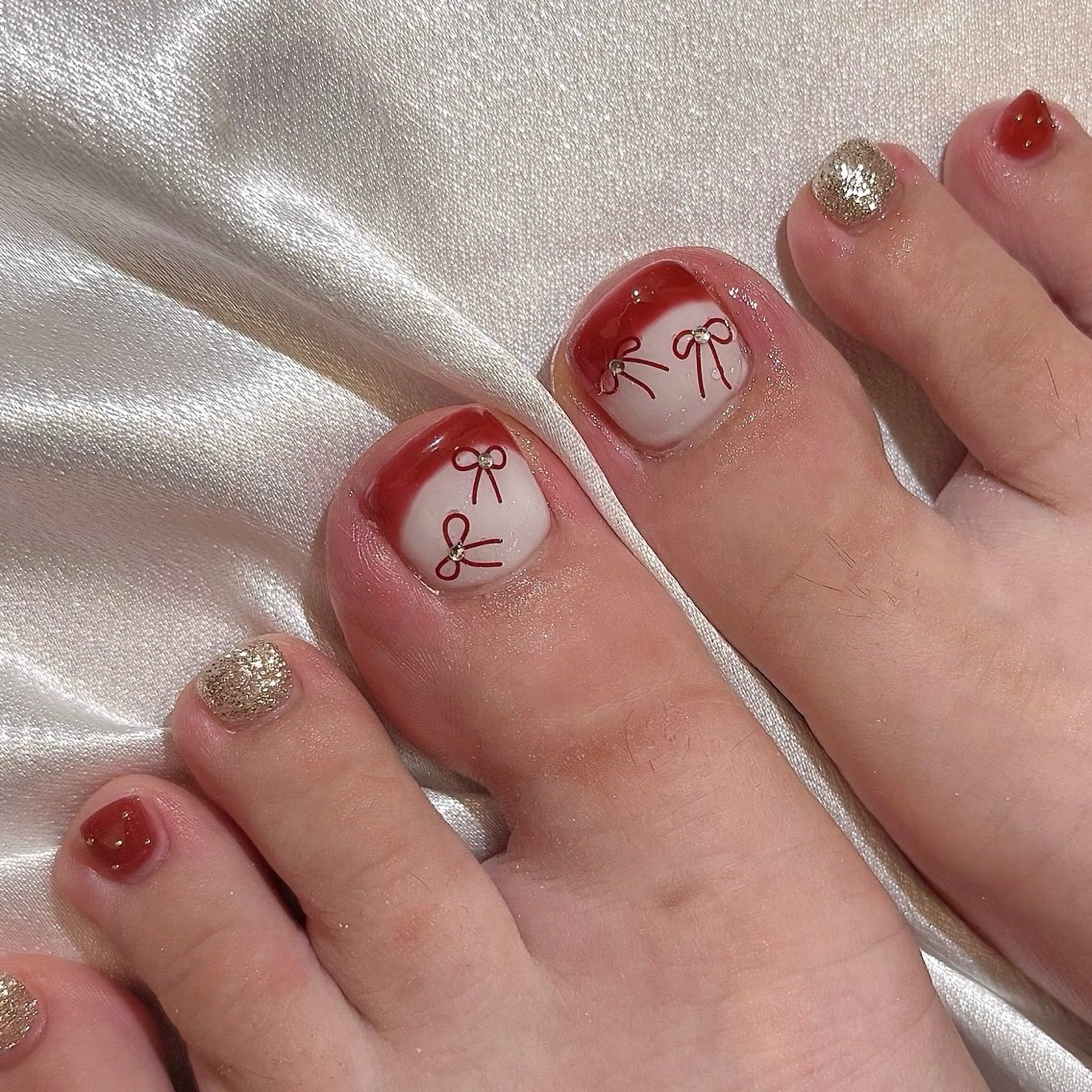 ネイル シュシュ 🎀 girly nailのネイルデザイン