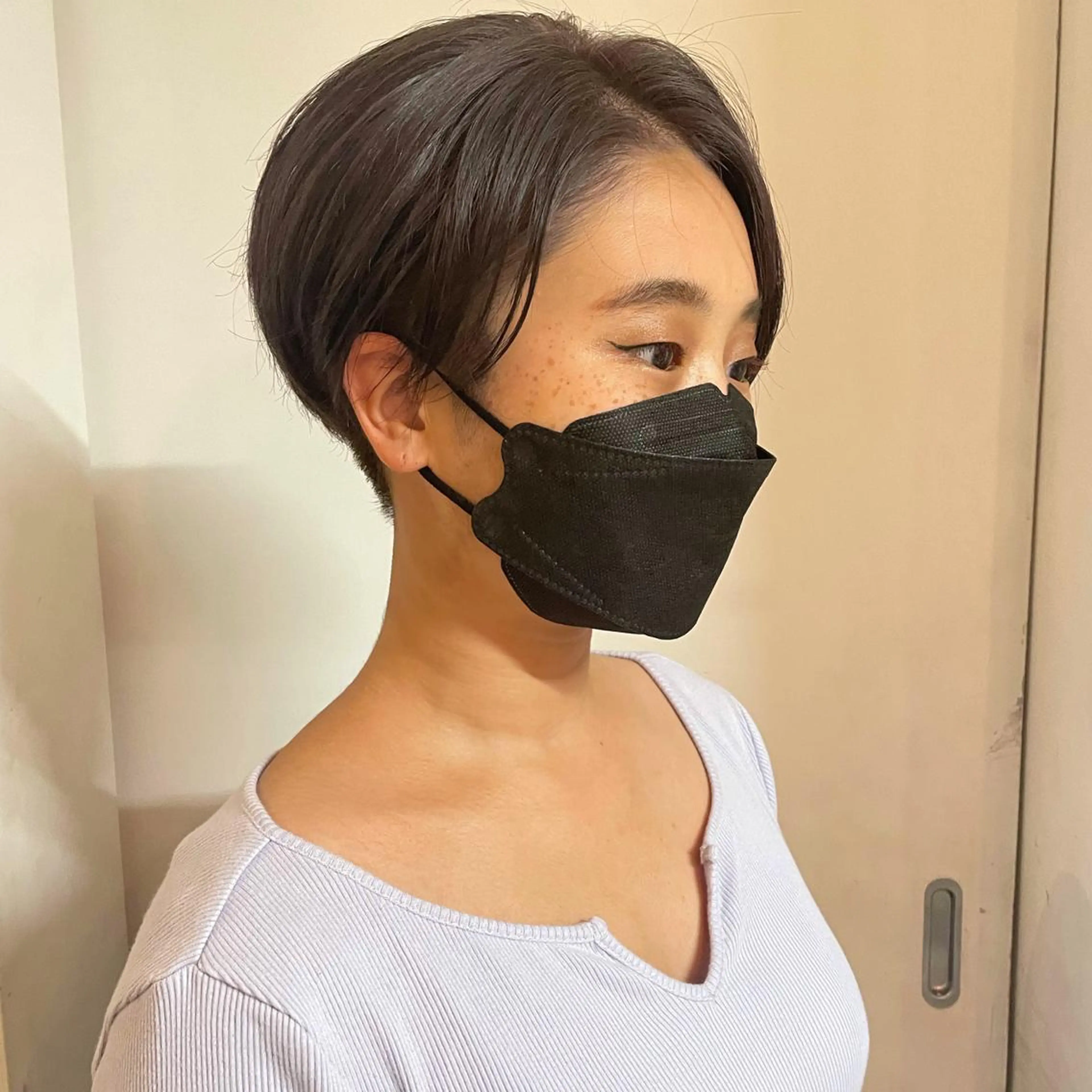 ショート カラー ベージュカラー パープルカラー ツタ　TUTA 高円寺所属・ｔｏ ｋｉのヘアスタイル