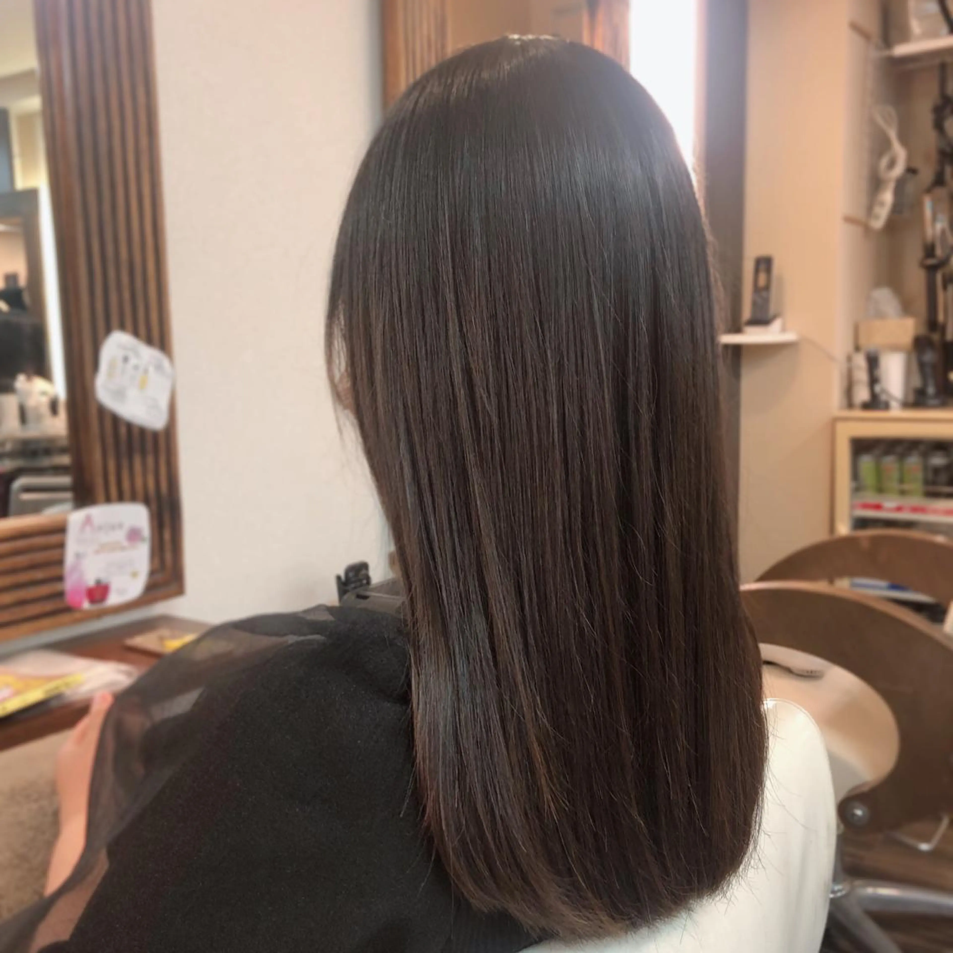 ロング カラー ヘアカラー トリートメント 山崎 絵莉香のヘアスタイル