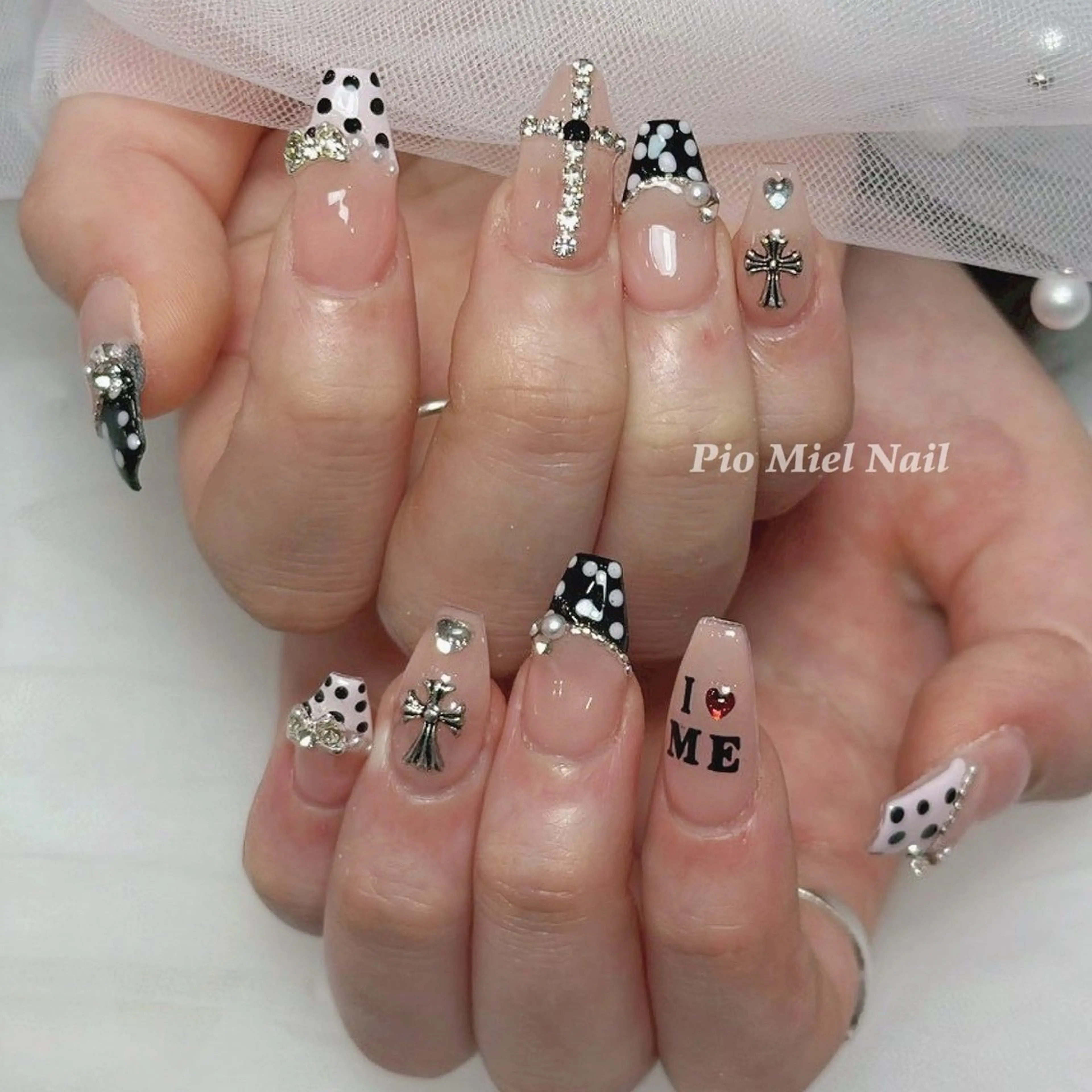 ネイル ドット フレンチネイル 韓国ネイル マグネットネイル ニュアンスネイル ハンドネイル momo 長さだしのネイルデザイン