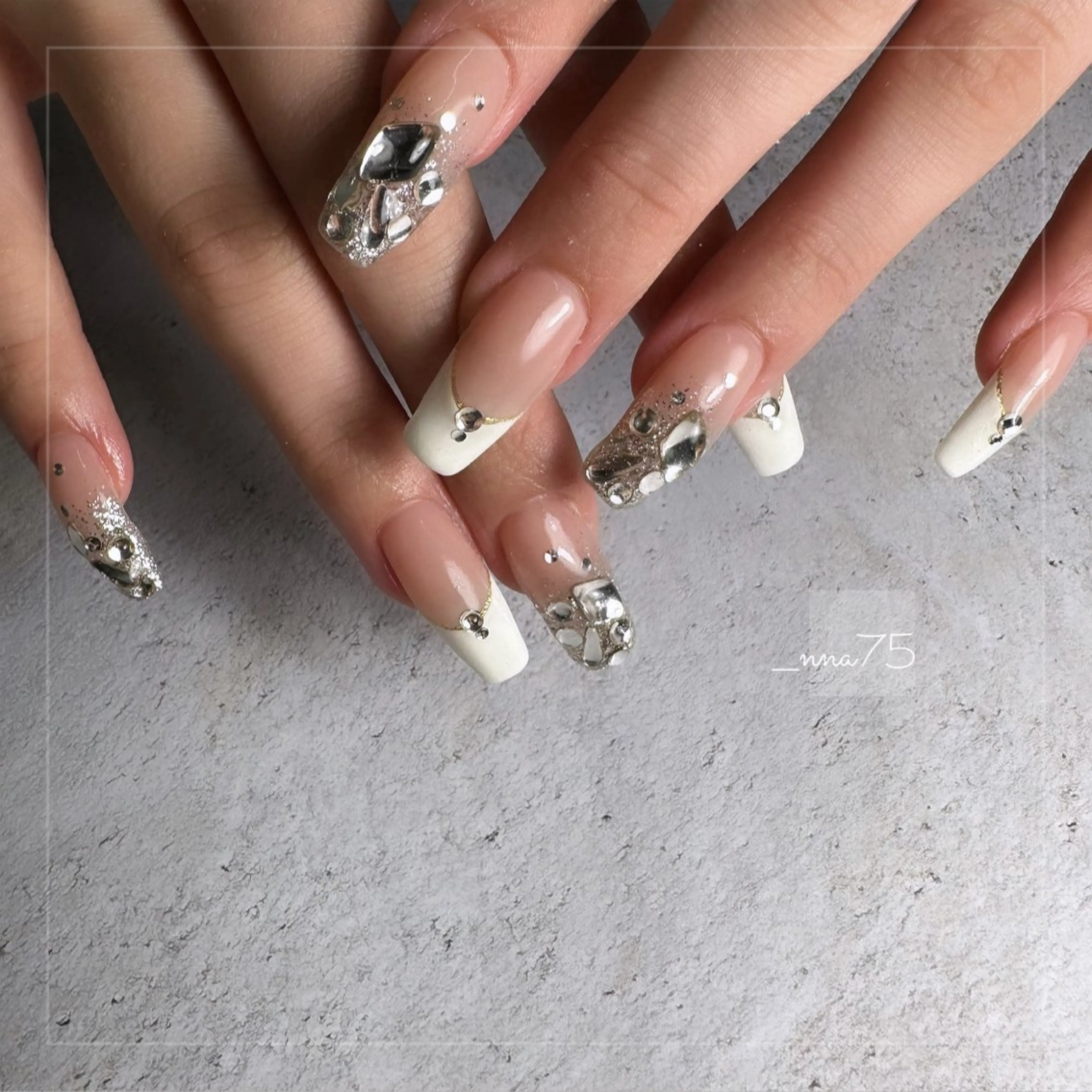 ネイル ハンドネイル GRANDE OSU Anna 🧸💛のネイルデザイン