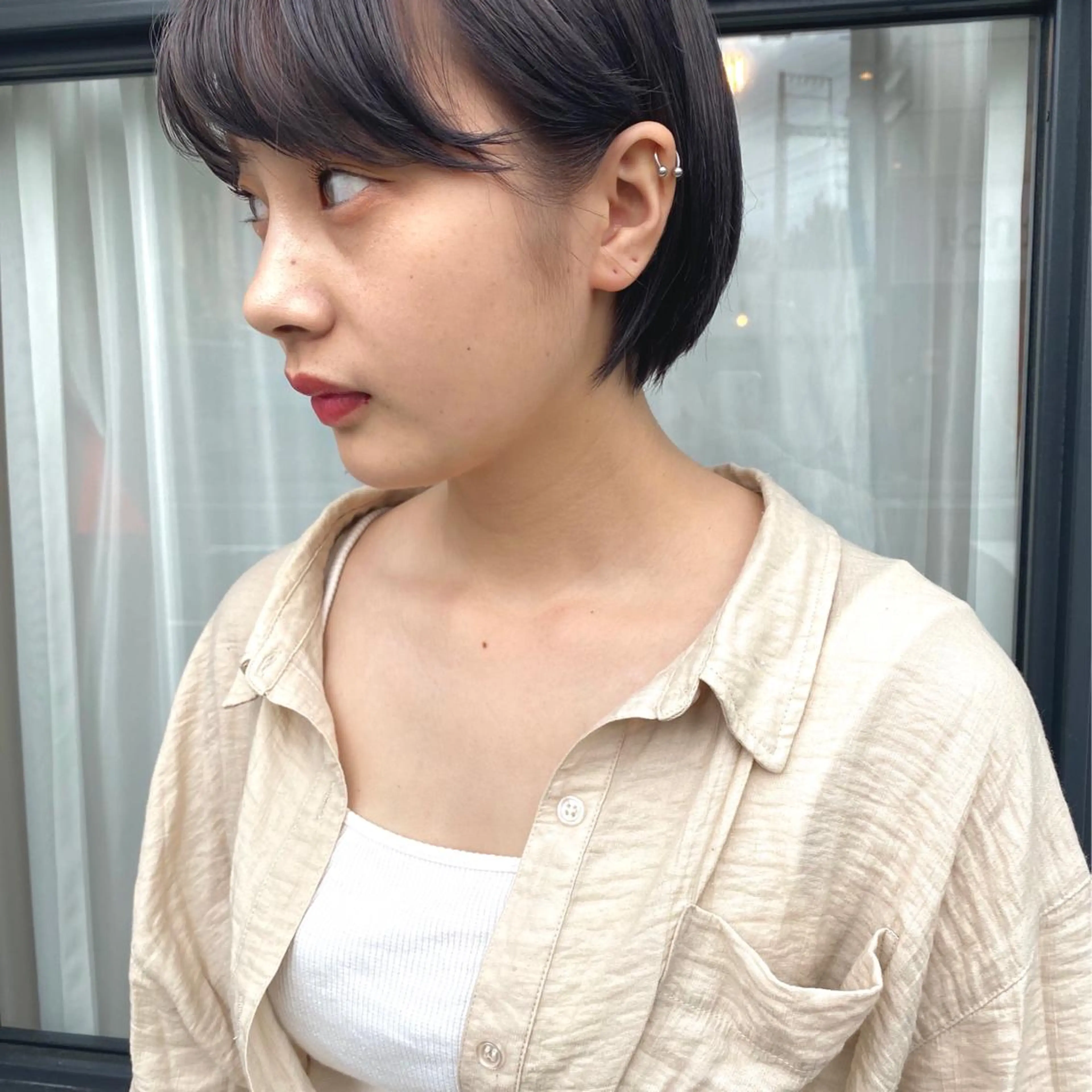 ショート カラー ヘアカラー トリートメント 肌馴染みくすみカラー 花房 佑夏のヘアスタイル