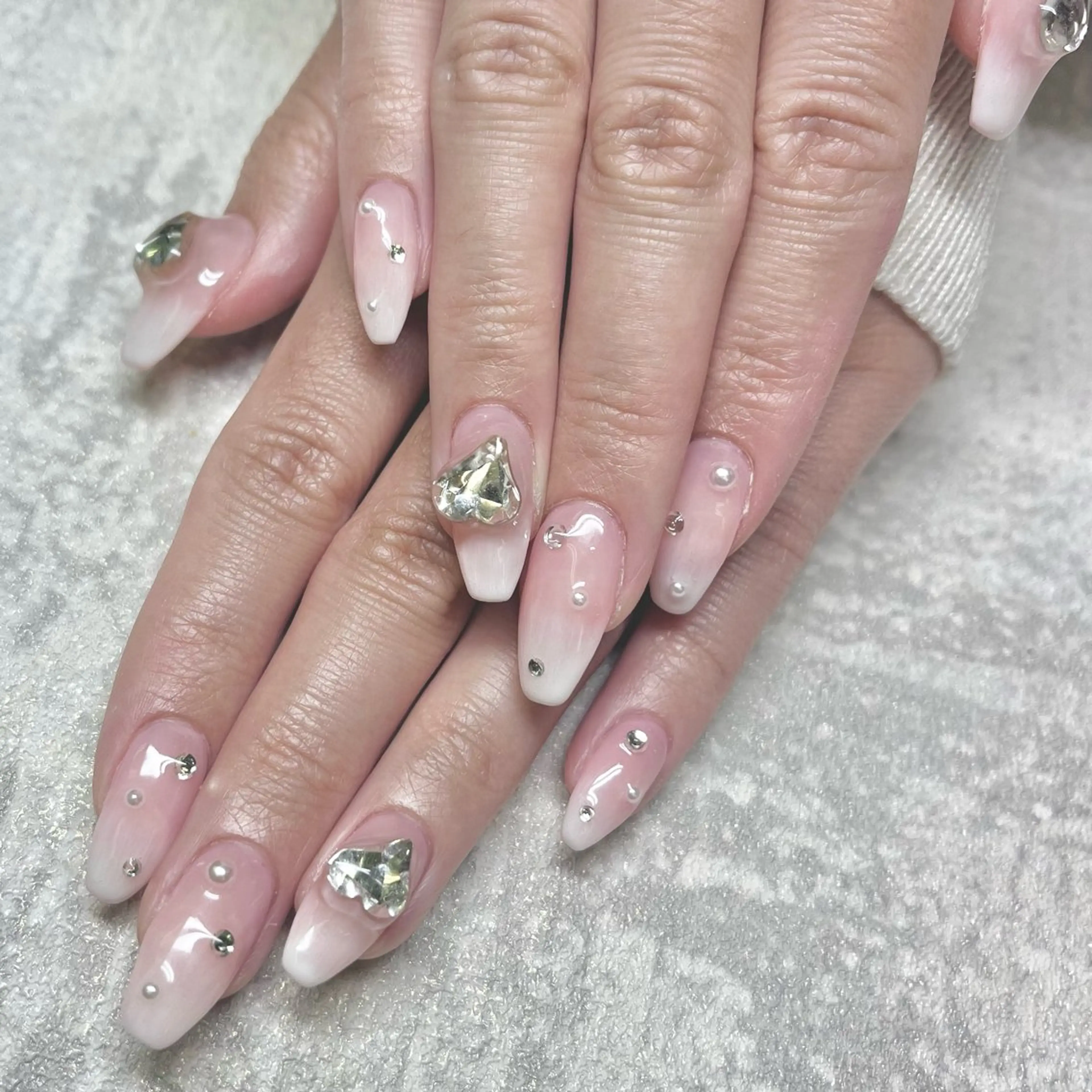 ネイル アートネイル ラメ(グリッター) ラメグラデーション ワンカラーネイル パリュール新宿店所属・パリュール 新宿店のネイルデザイン