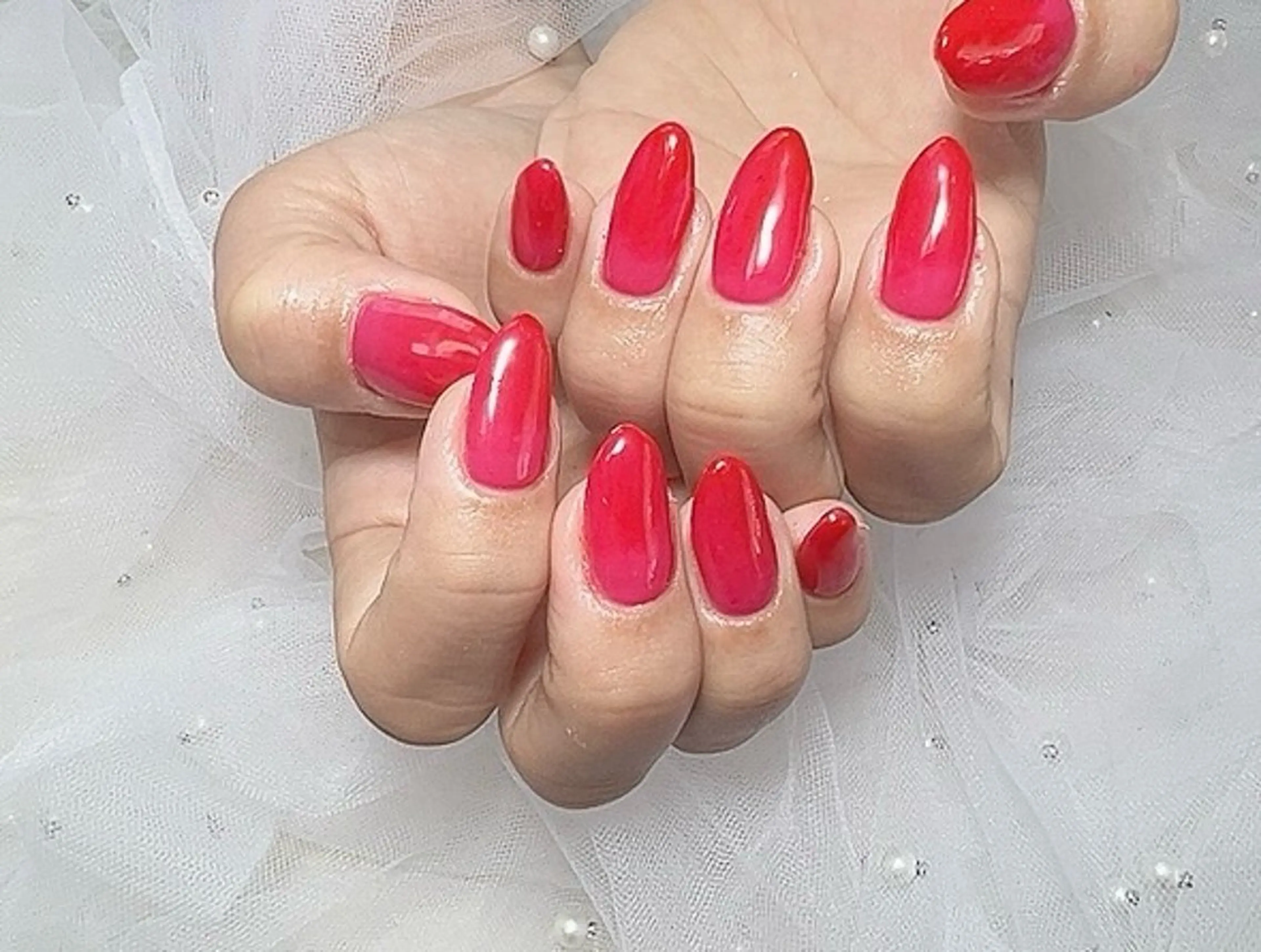 ネイル グラデーション 赤色 Ruana Nailのネイルデザイン