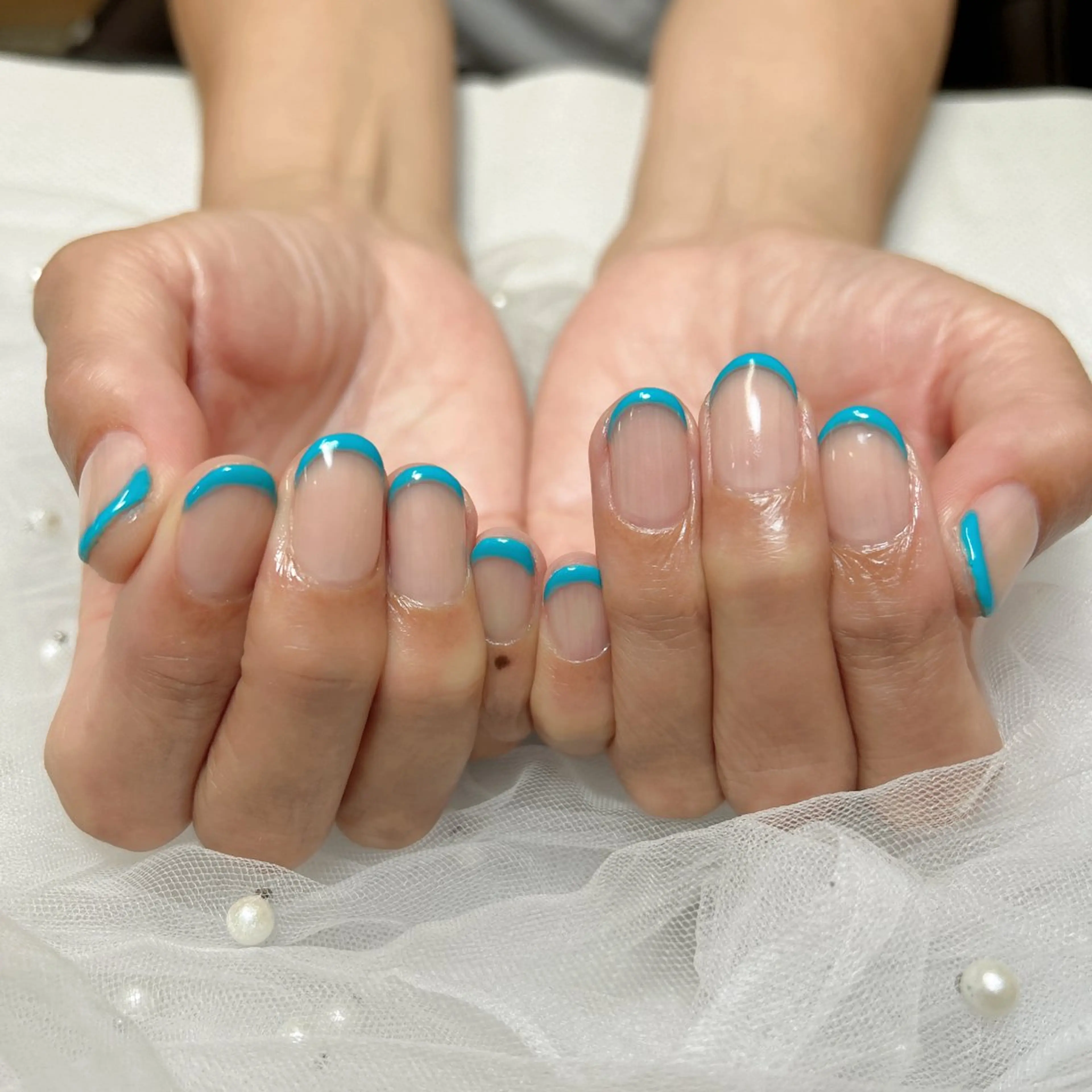 ネイル ブルー フレンチネイル ハンドネイル EmaNail天満橋店所属・EmaNail Risaのネイルデザイン