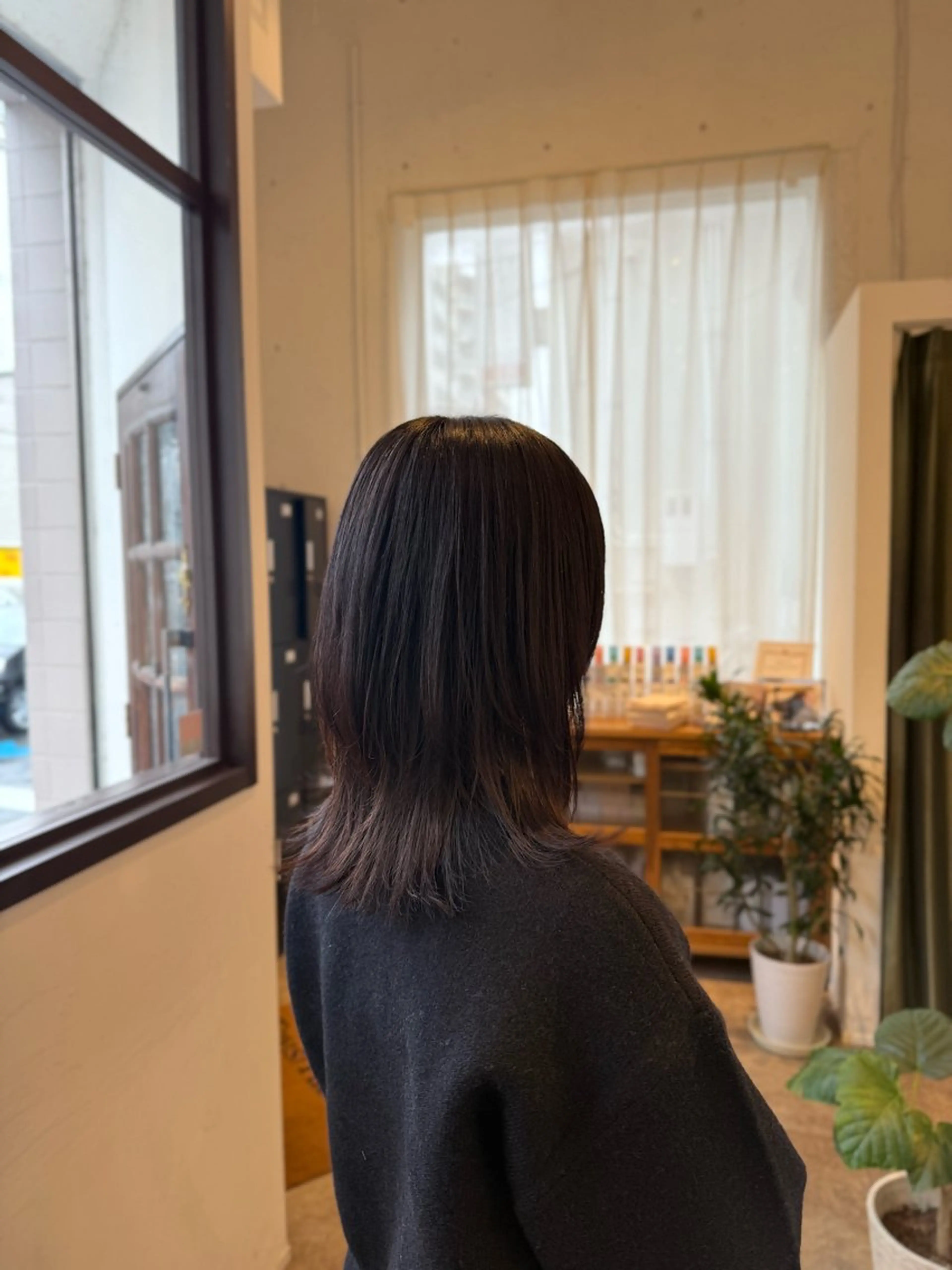 ミディアム レイヤーカット 茨木市サロン amiのヘアスタイル