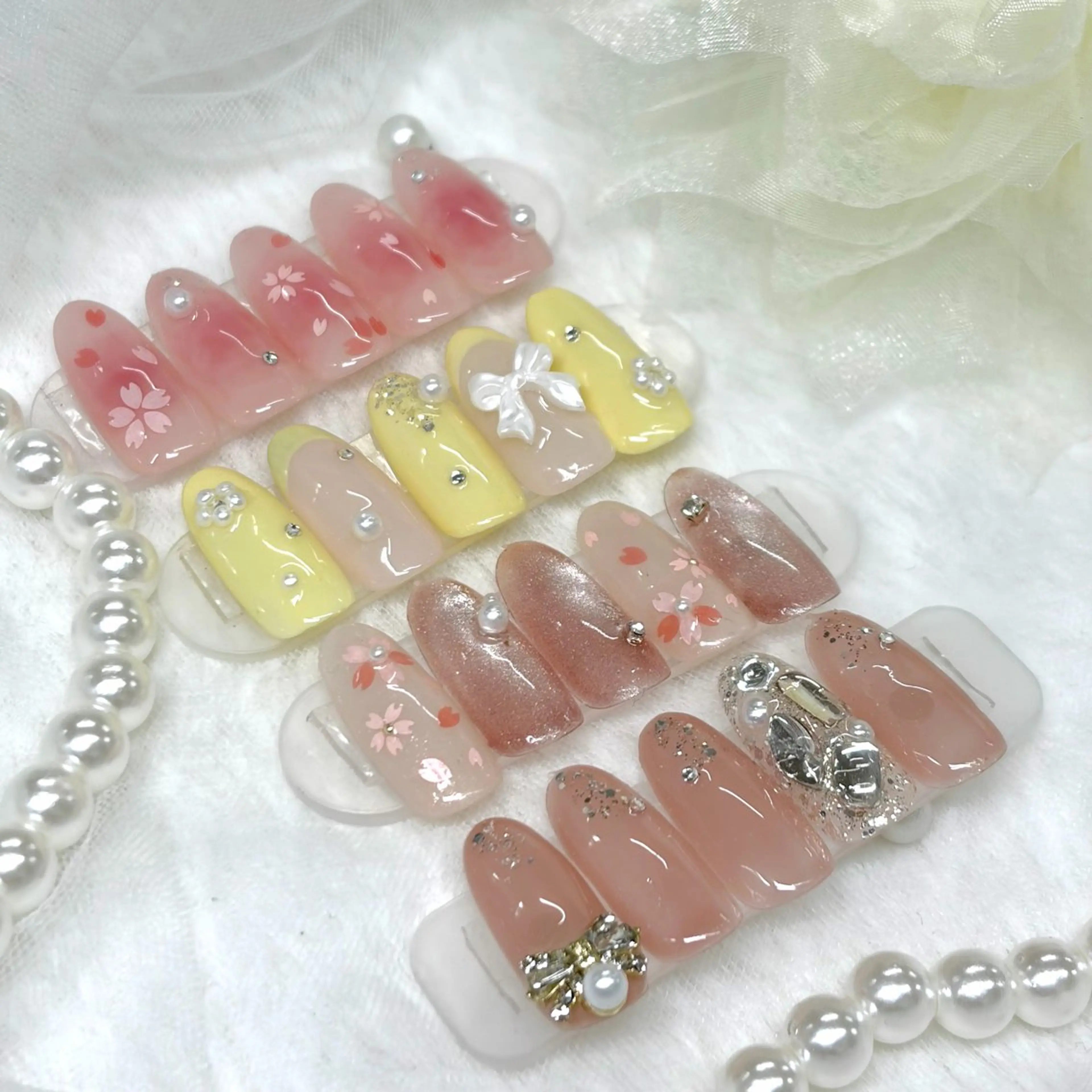 ネイル 春ネイル ハンドネイル Re:gina B eautySalonのネイルデザイン