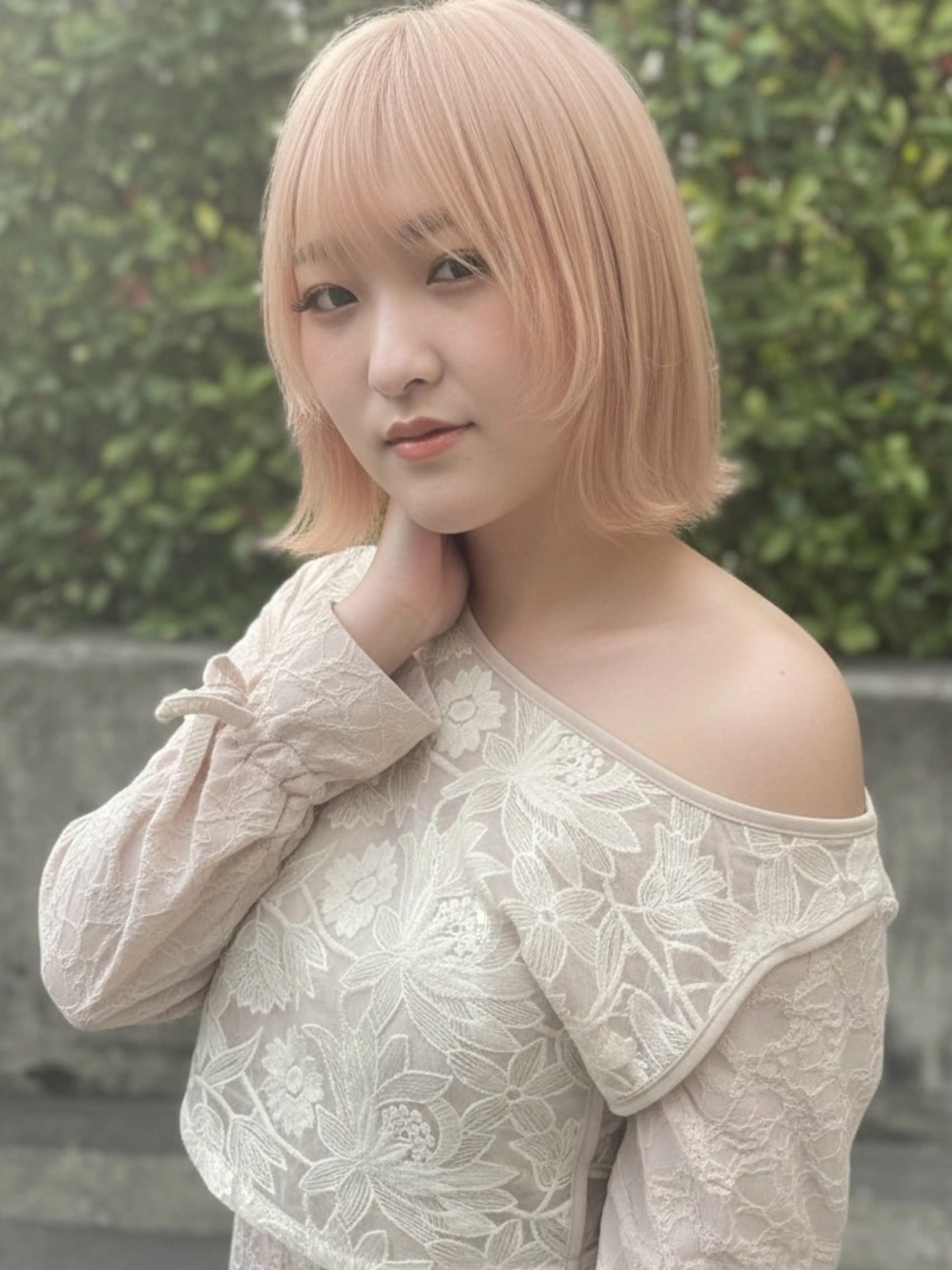 ショート カラー ピンクカラー ホワイトピンク カット ヘアカラー トリートメント 髪質改善ｶﾗｰ ｹｱﾌﾞﾘｰﾁ/ﾀﾑのヘアスタイル