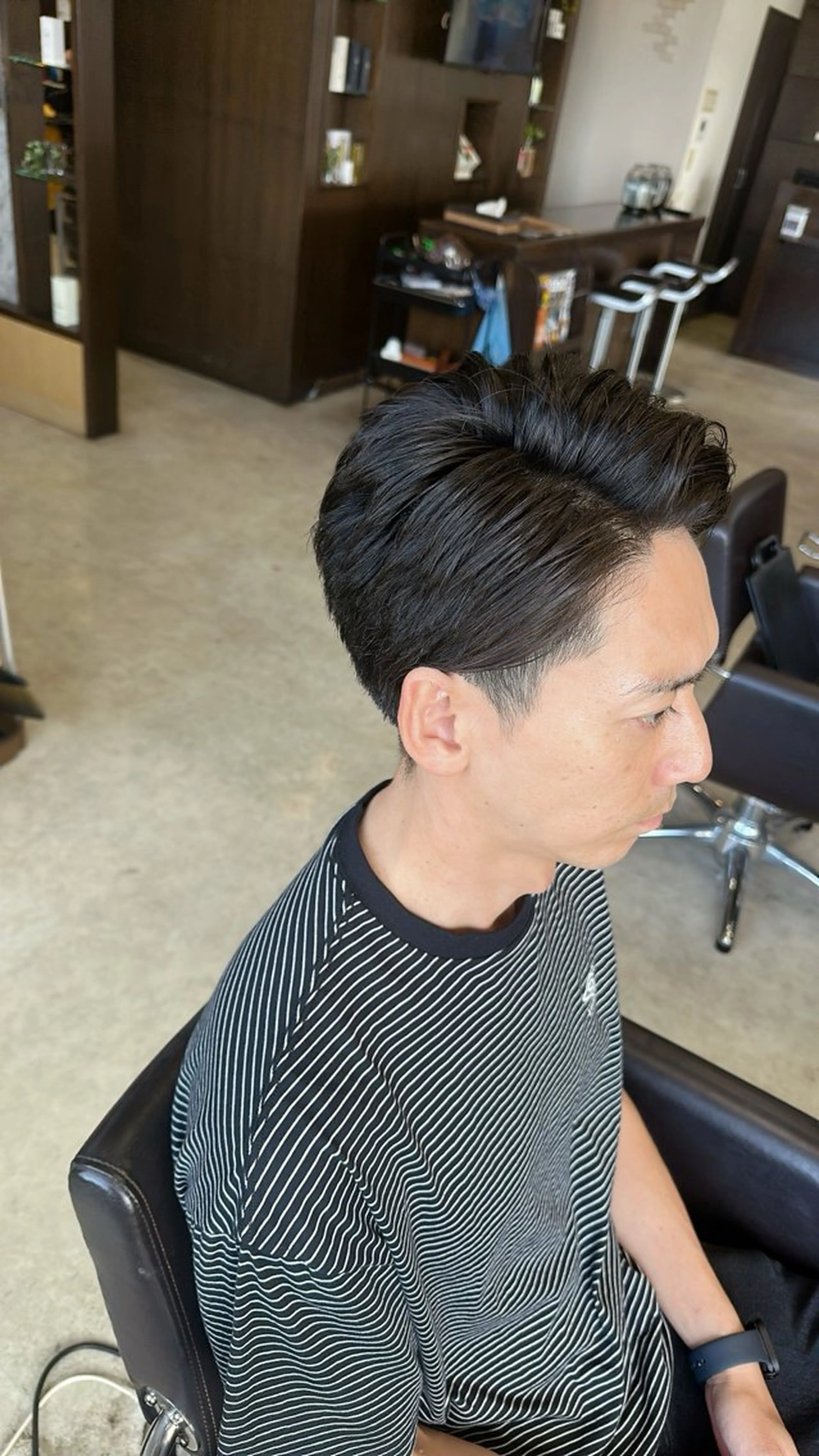 ショート メンズ オールバック ビジネス 刈り上げ かきあげバング レイヤーカット 中島 剛のヘアスタイル