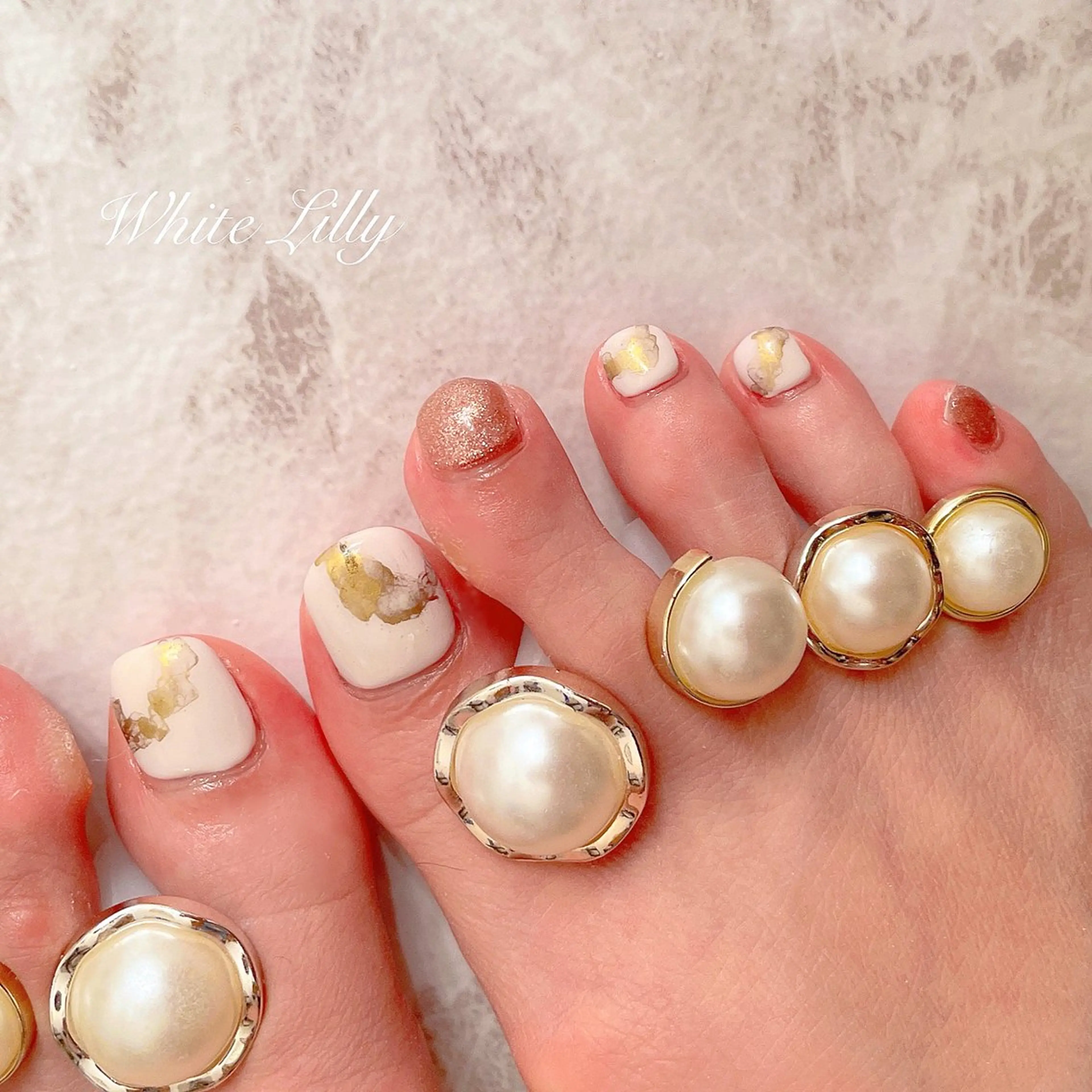 ネイル フットネイル White lily所属・牧田 雅世のネイルデザイン