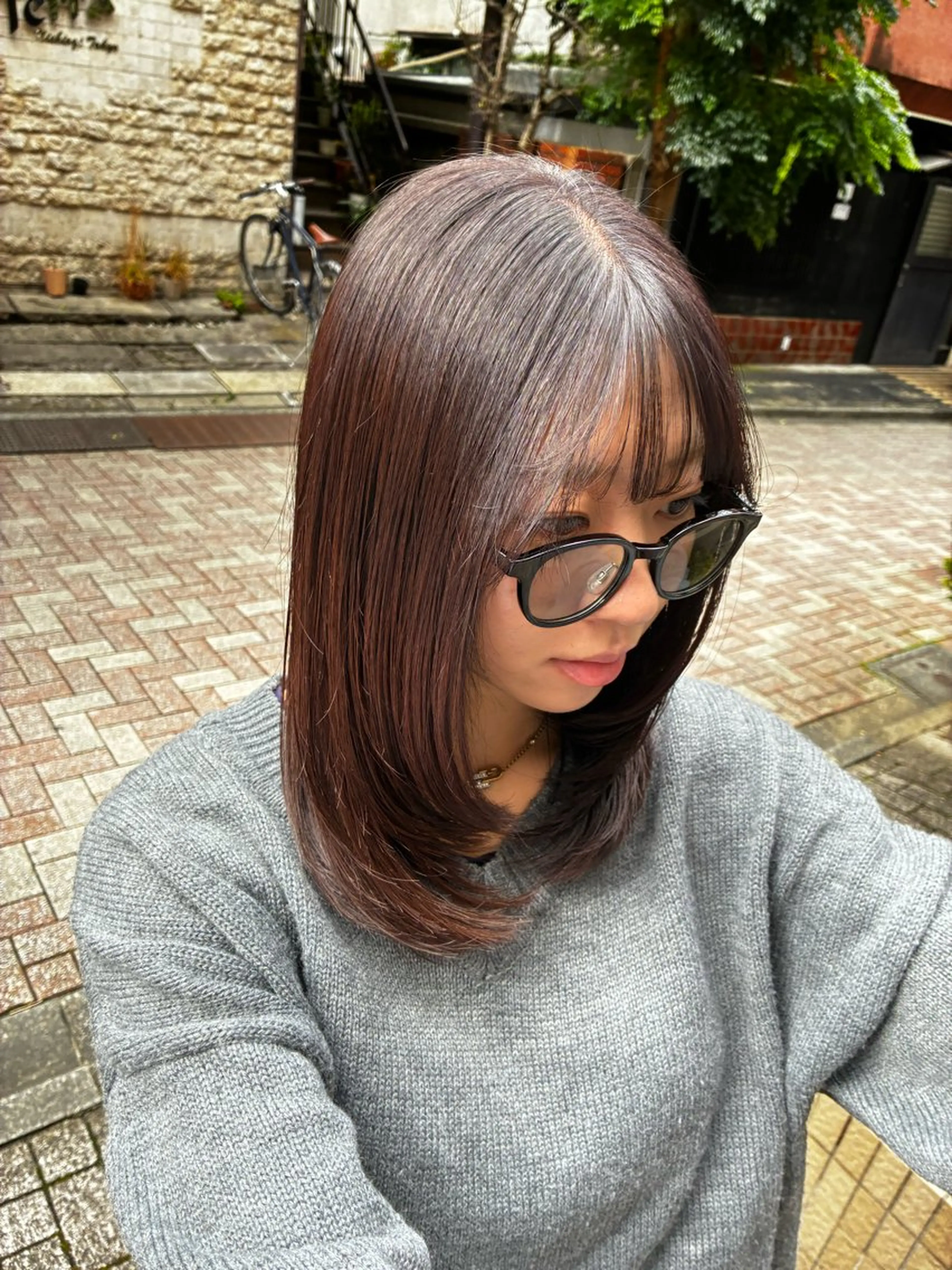 ミディアム カラー 佐藤 芽衣のヘアスタイル