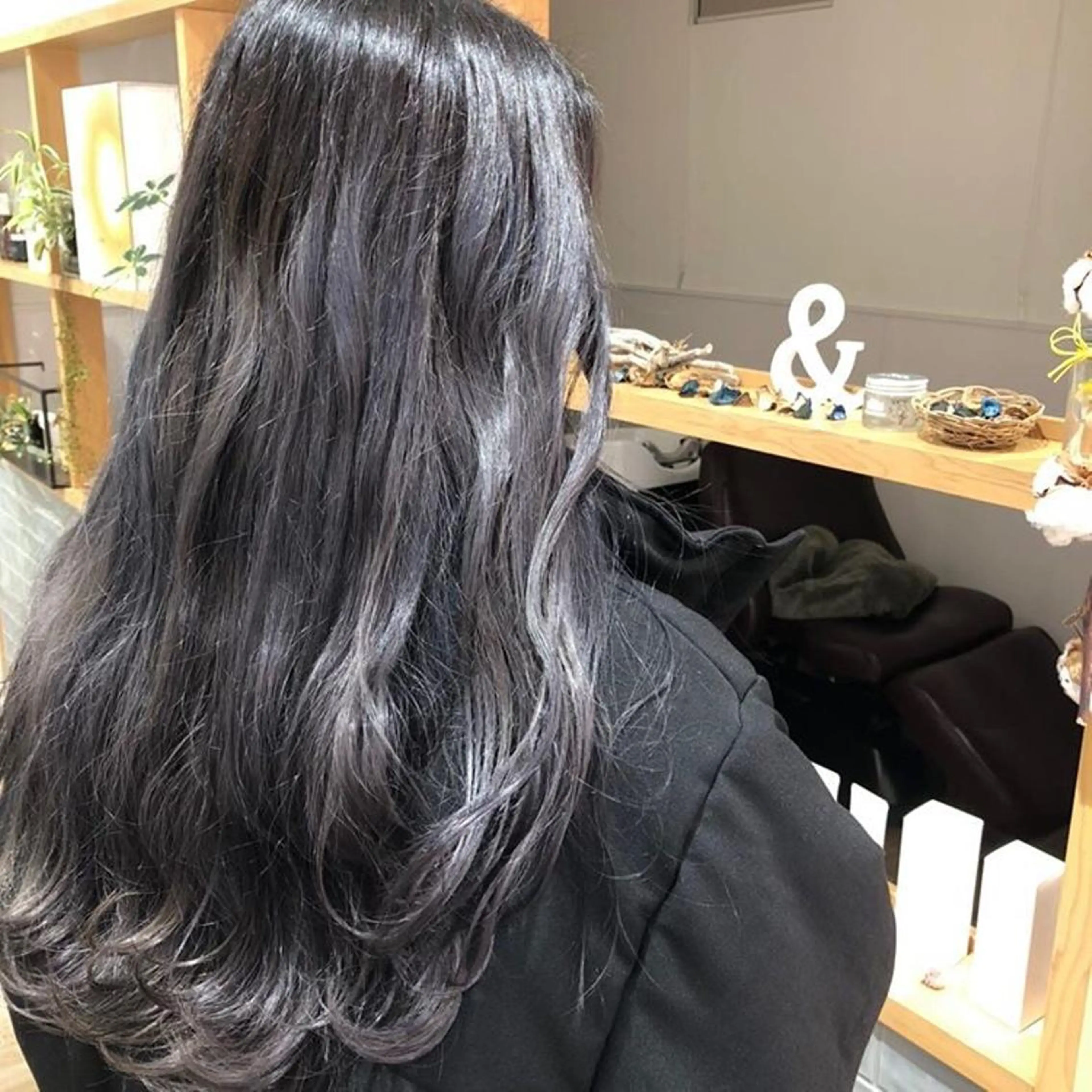 ロング カラー エクステ／インナー カラー 礒野朱里のヘアスタイル