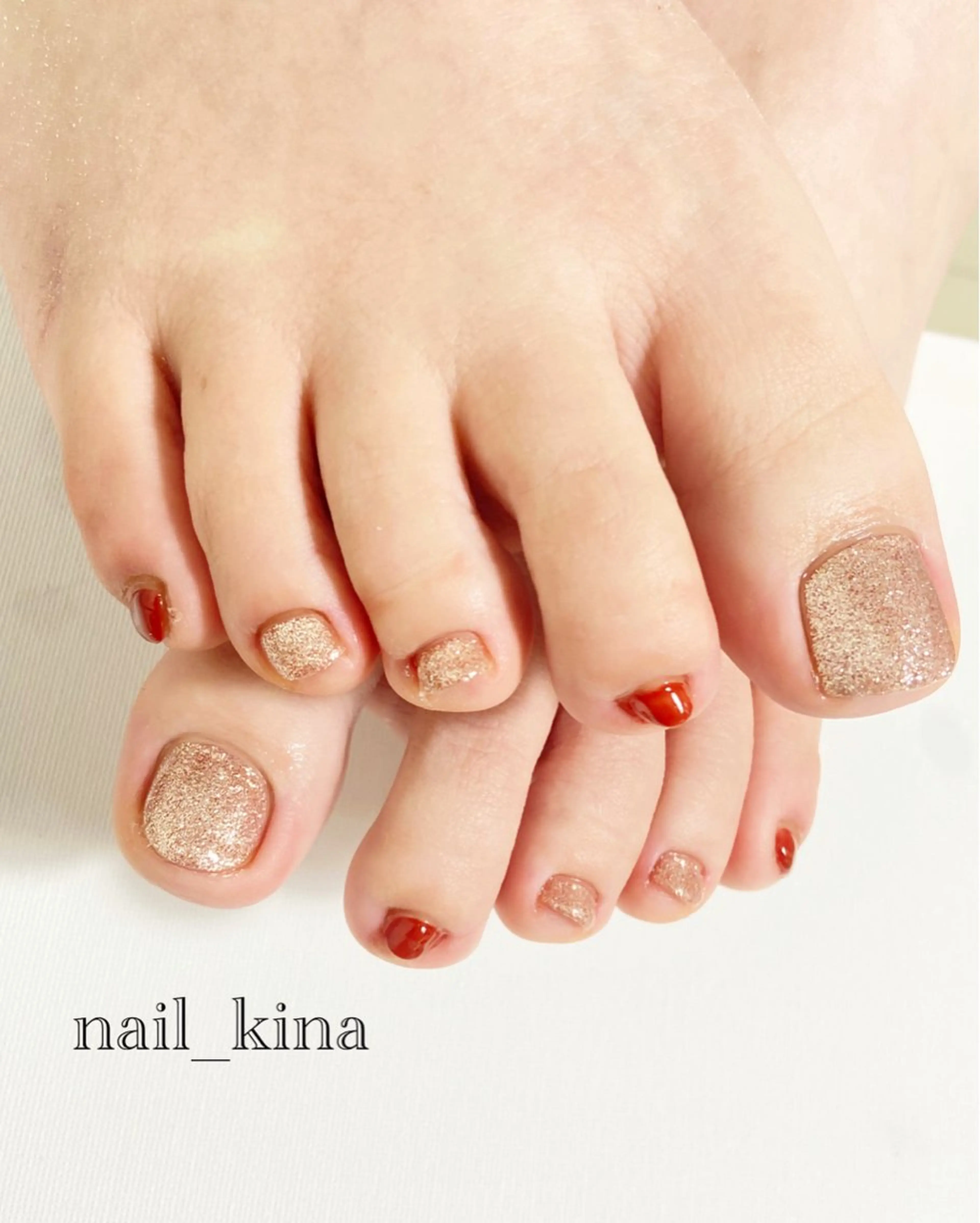 ネイル フットネイル ワンカラーネイル 春ネイル nail_ kinaのネイルデザイン