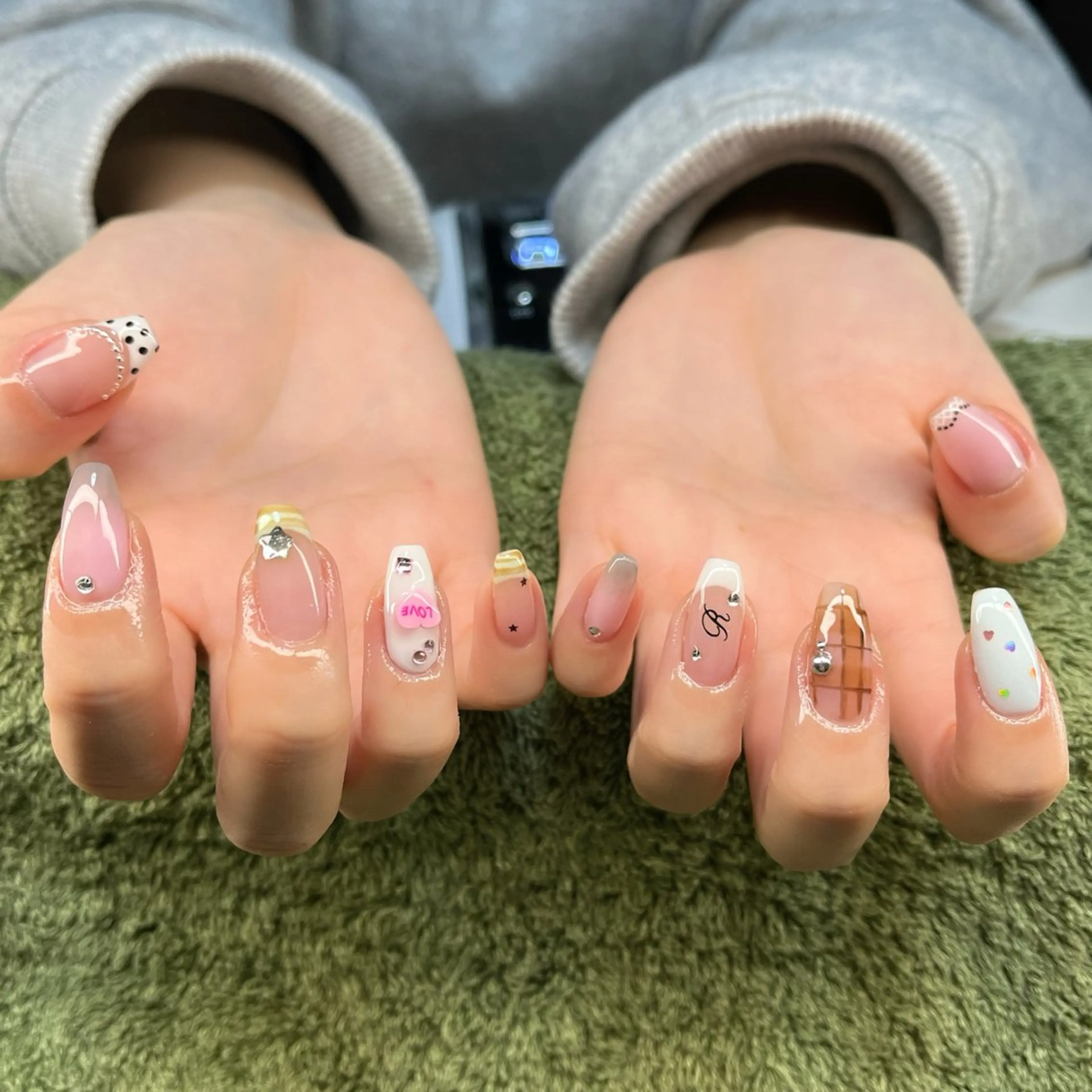 ネイル ハンドネイル フットネイル MHR nailのネイルデザイン