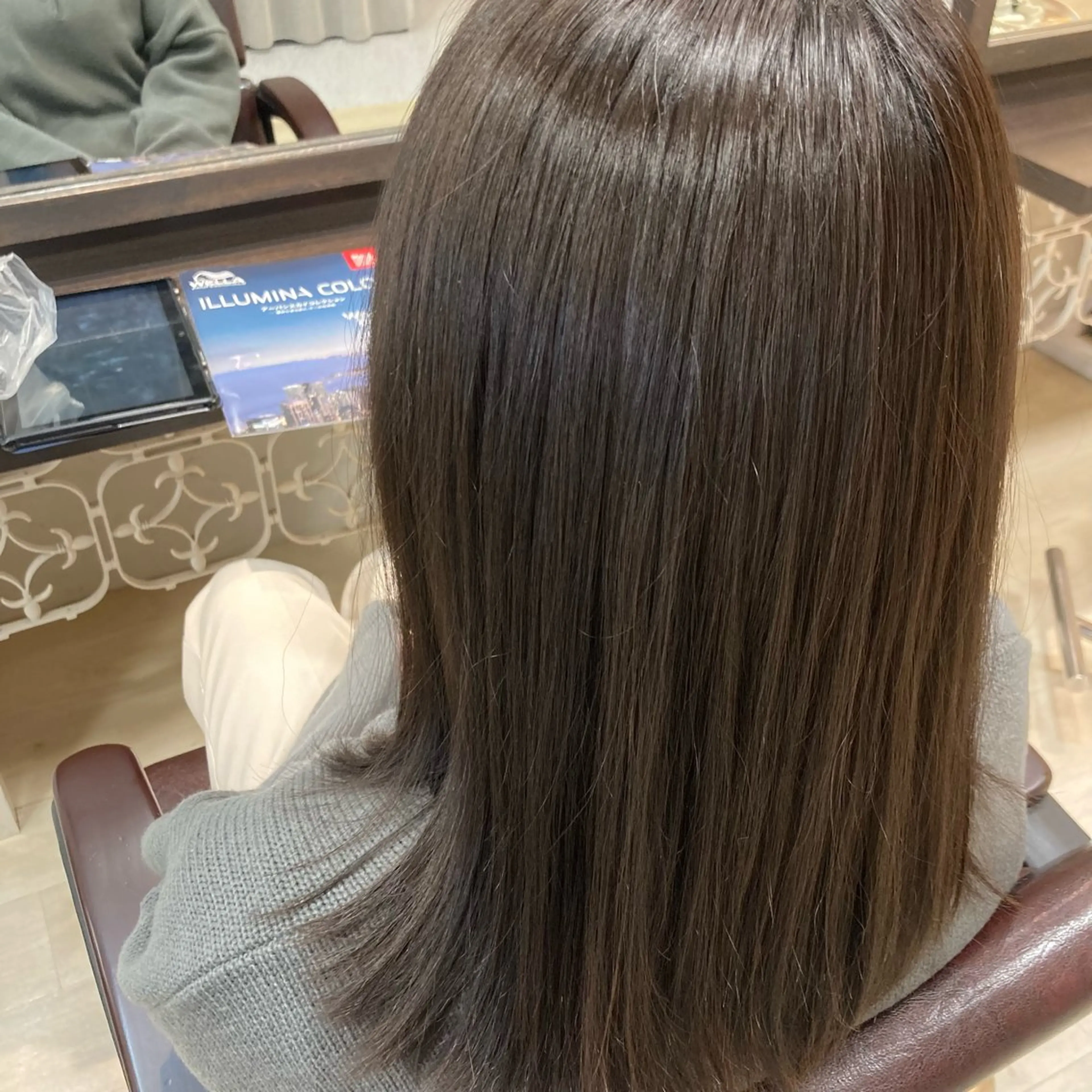 ミディアム ヘアカラー 髪質改善 TOMOMIのヘアスタイル