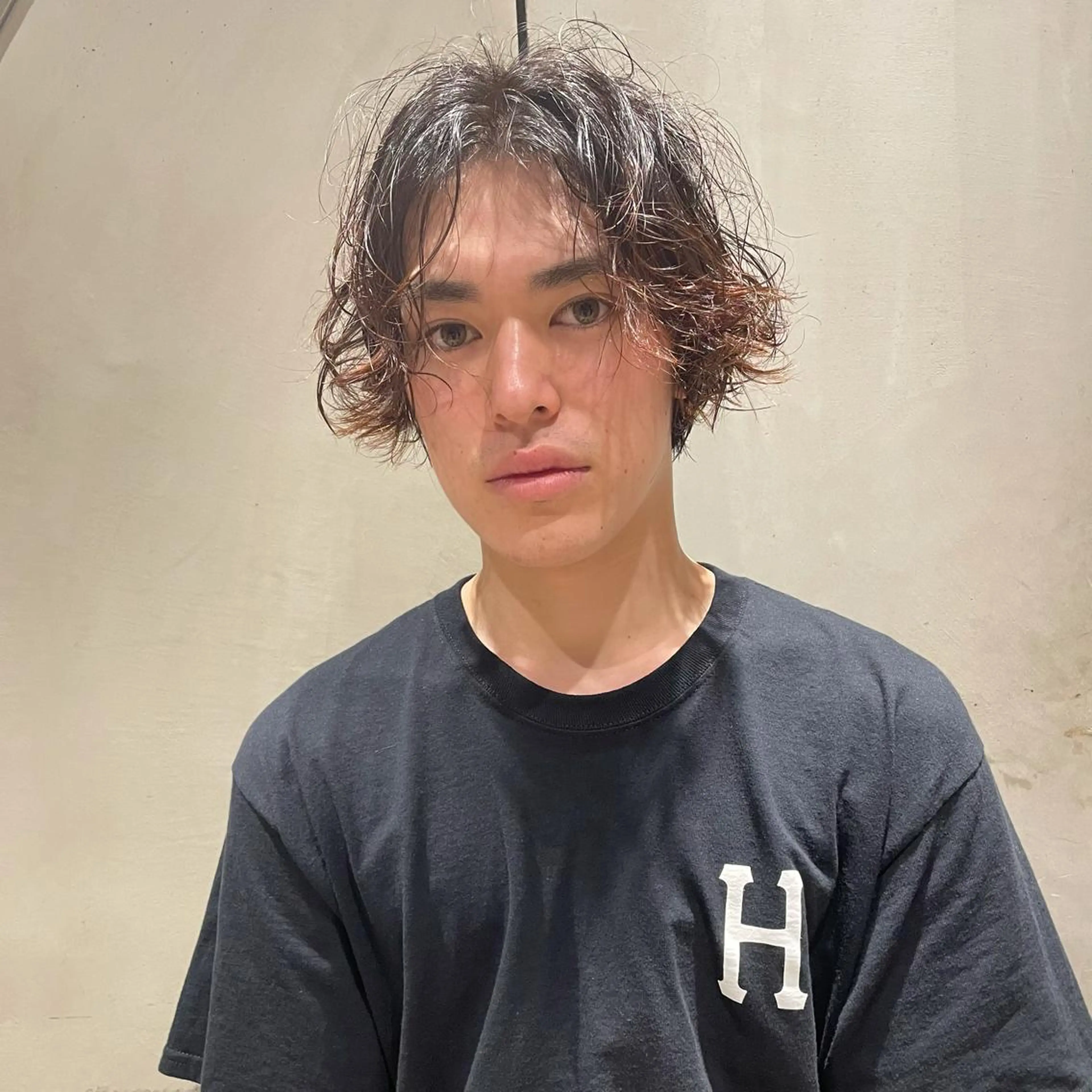 パーマ メンズ ショートボブ メンズブリーチ メンズデザインカット フェードカット メンズハイライト カット パーマ 🌈圧倒的デザイン パーマ　関和希のヘアスタイル