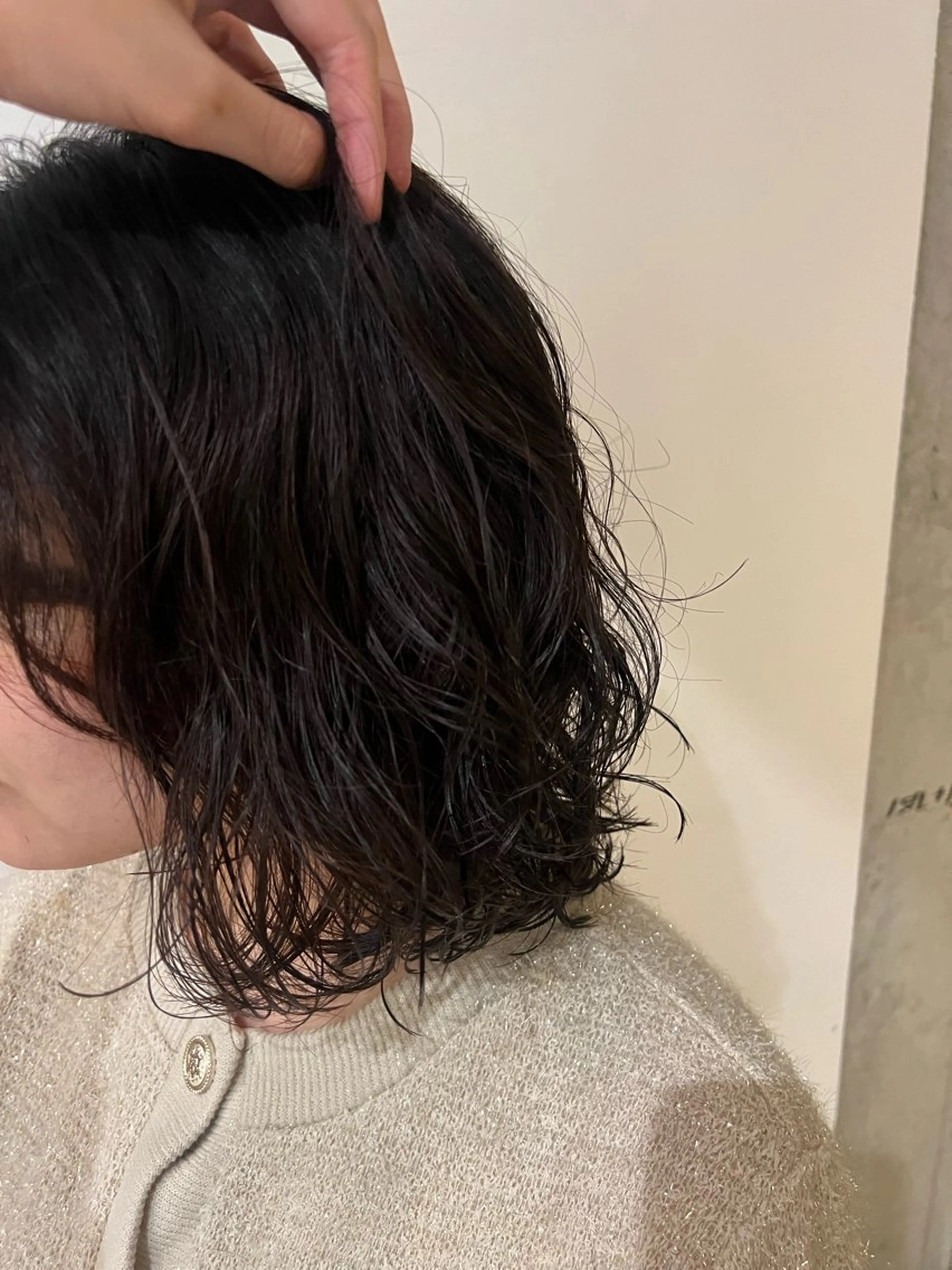 ショート パーマ 三宅 凜佳のヘアスタイル