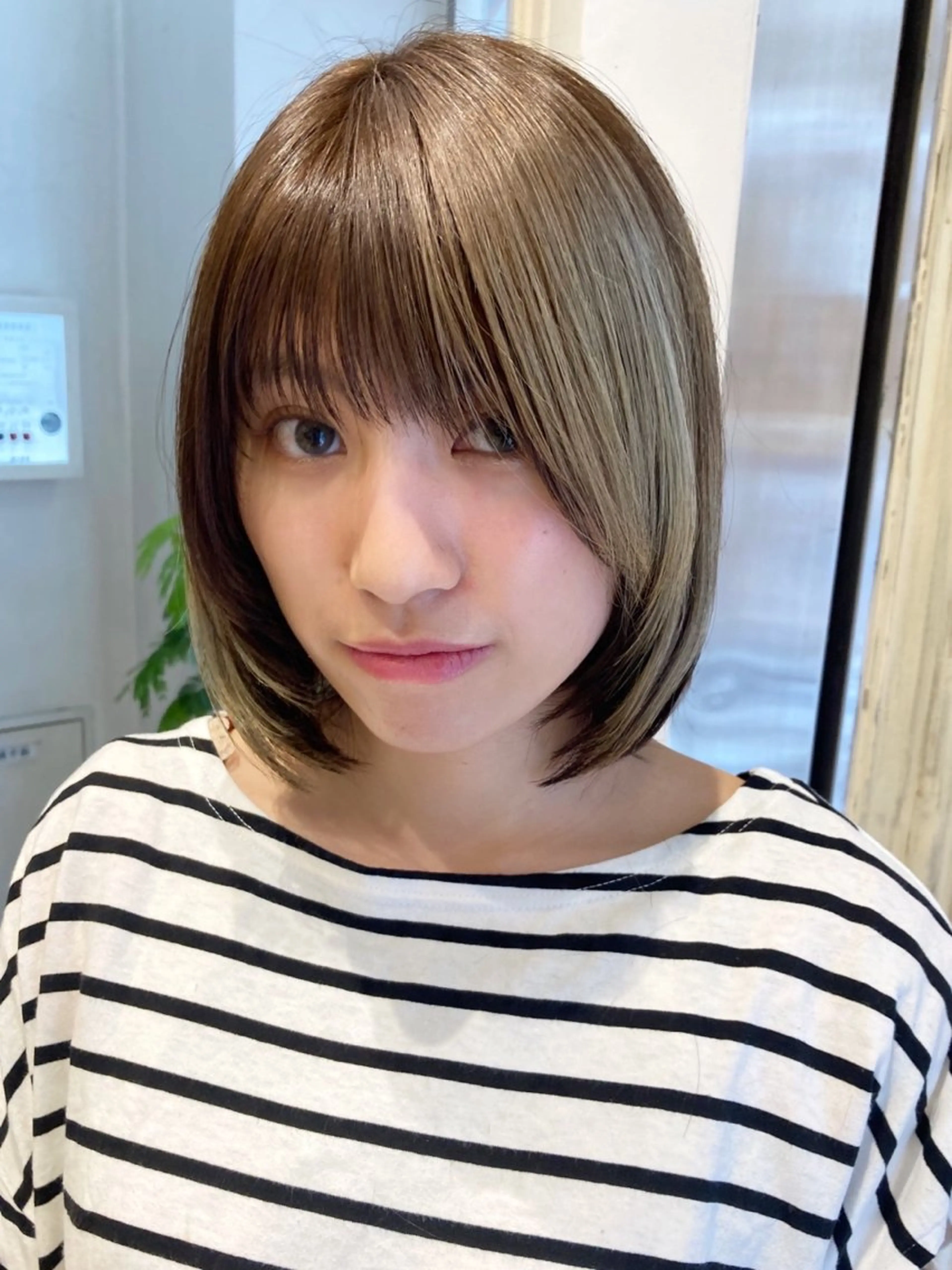 ミディアム ハウス山下あやか 成人式カットカラーのヘアスタイル