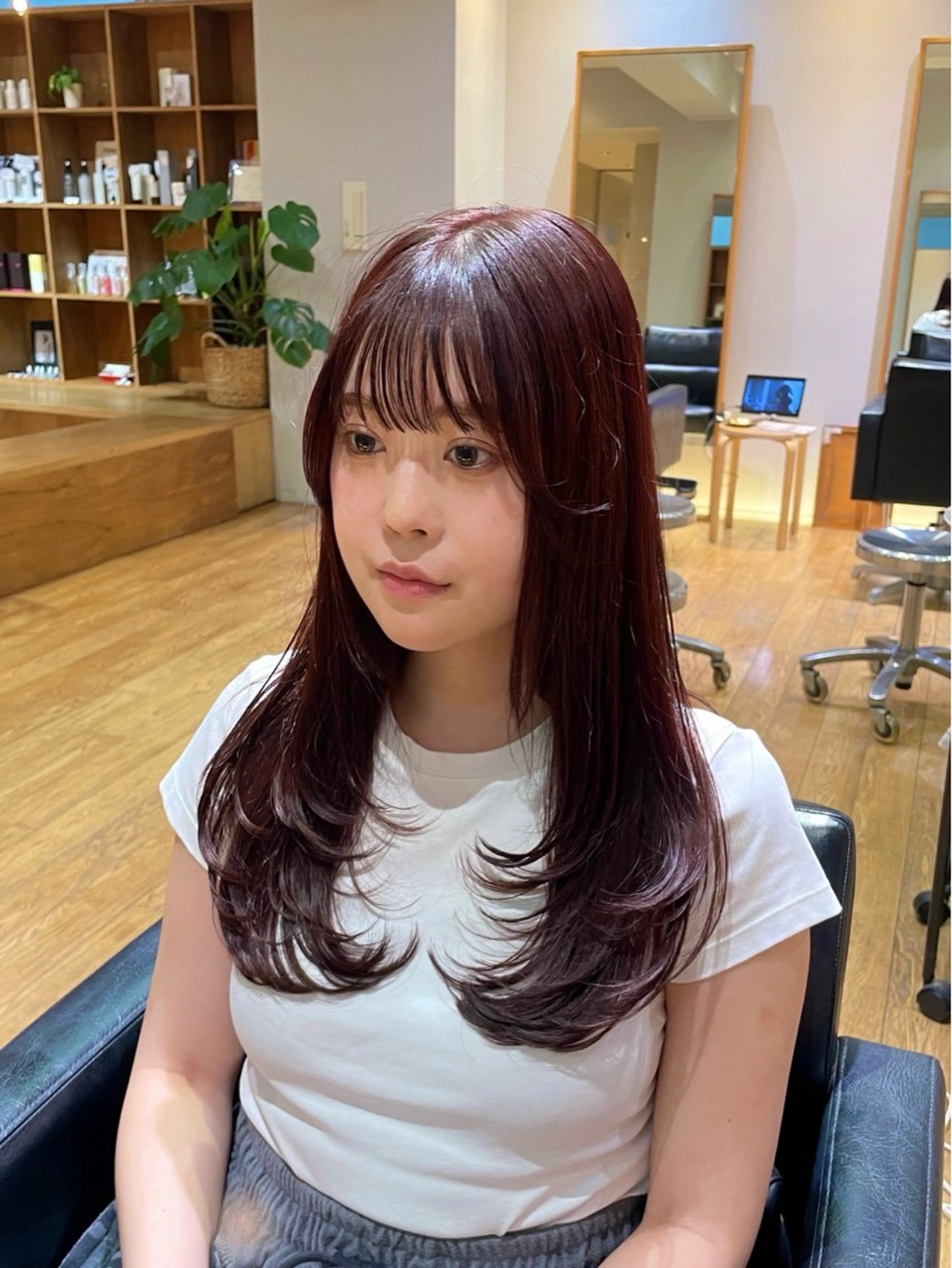 ロング カラー ブリーチ ボルドーカラー ブリーチなしカラー レイヤーカット ロング カット ヘアカラー トリートメント 縮毛矯正/レイヤー /ひかるのヘアスタイル