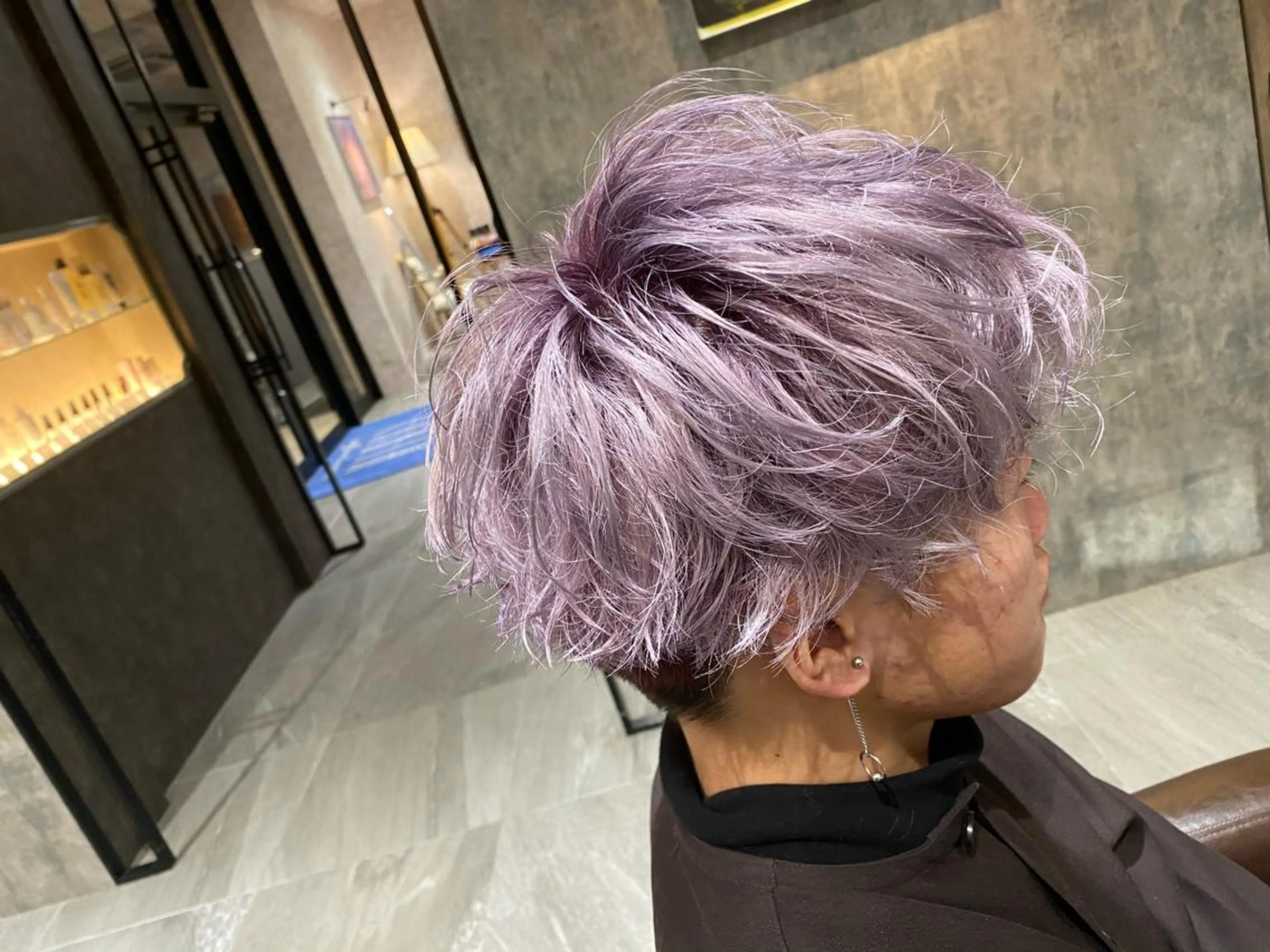 ショート カラー メンズ メンズブリーチ アッシュ ブリーチ ピンクカラー シルバー Kobayashi ハイライト/ショートのヘアスタイル