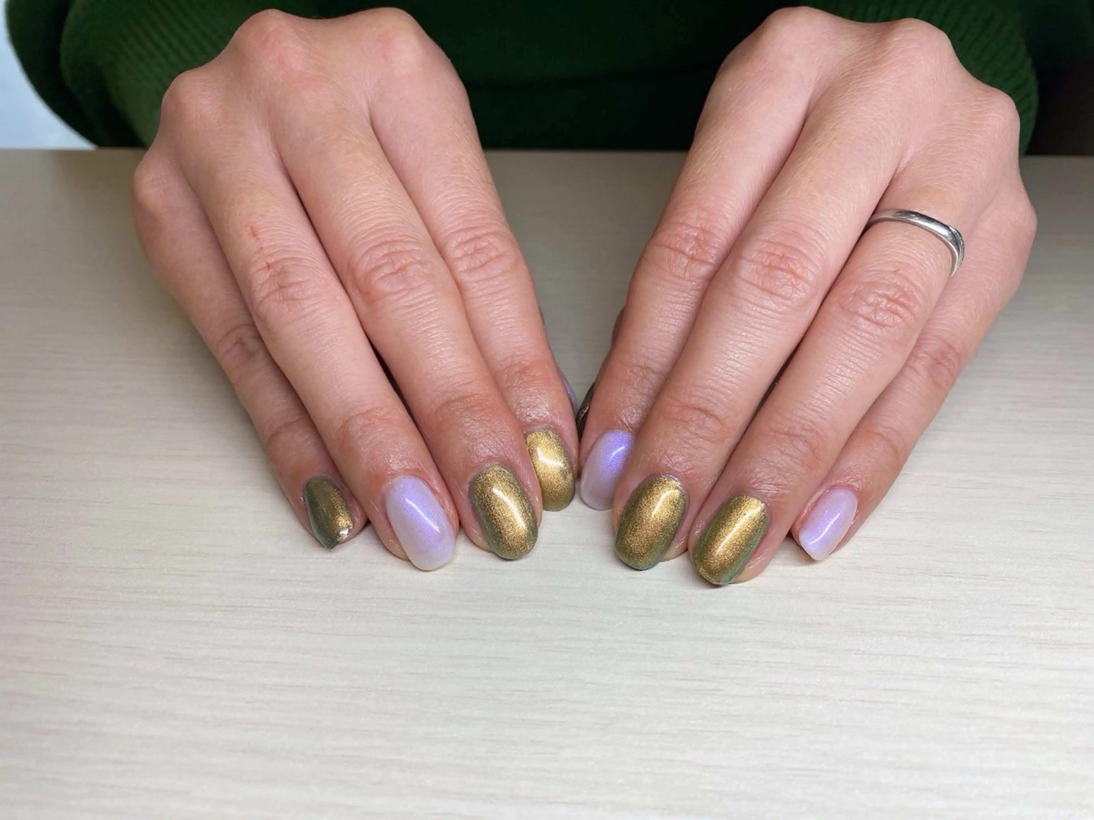 ネイル グリーン ラメ(グリッター) ワンカラーネイル 齋藤 優花のネイルデザイン